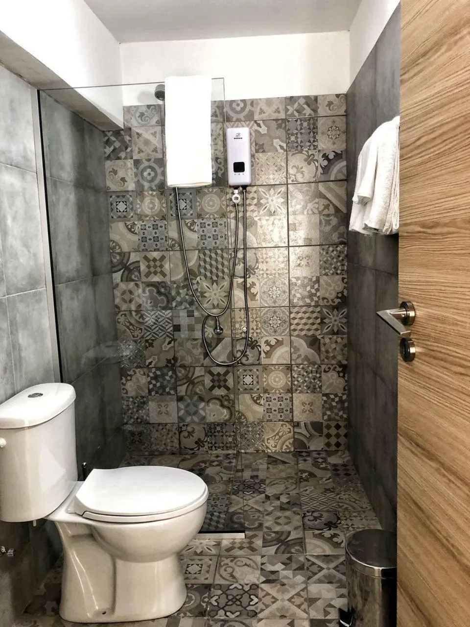 Shower in Katsikantaris Homes