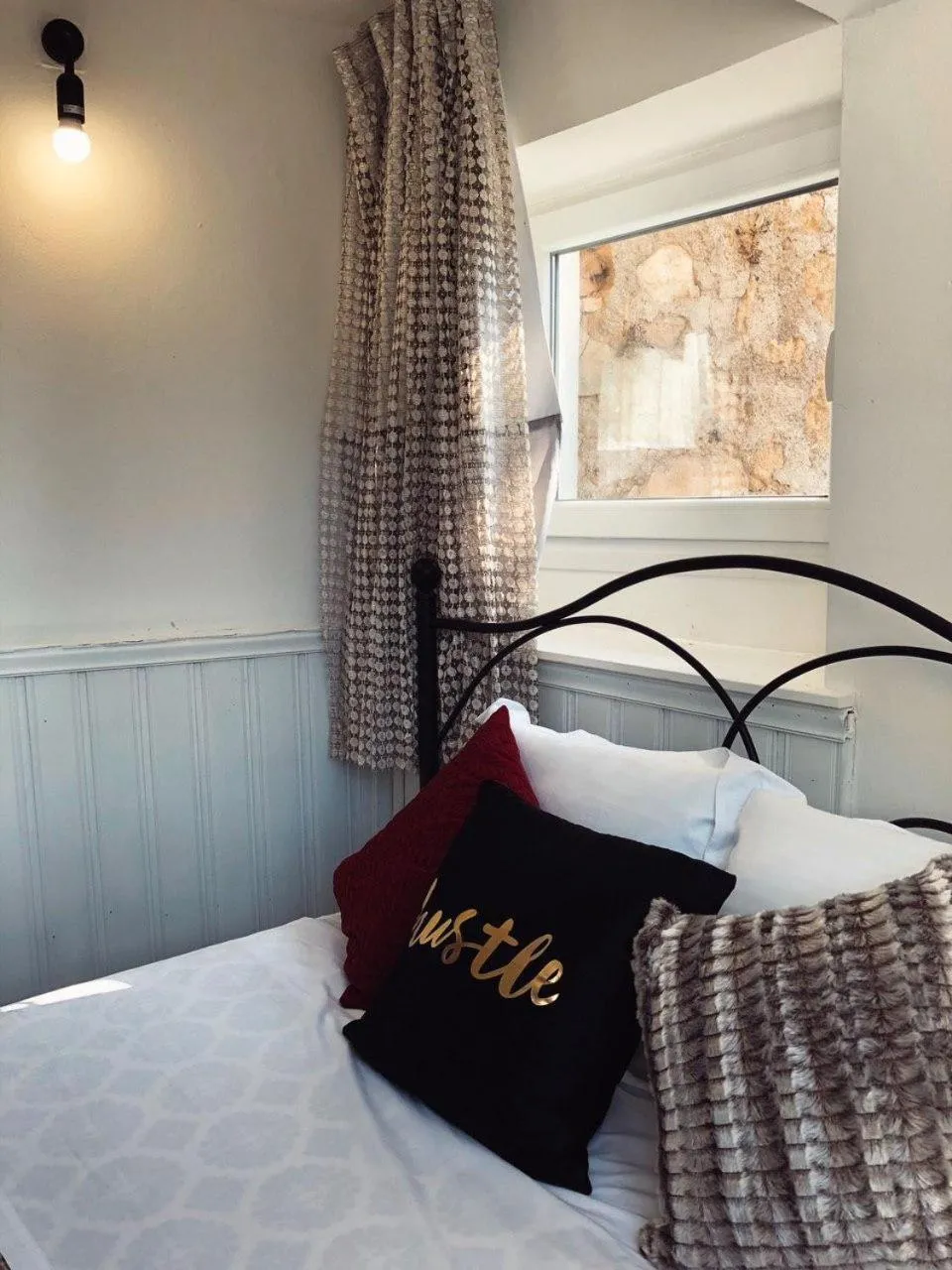 Bed in Katsikantaris Homes
