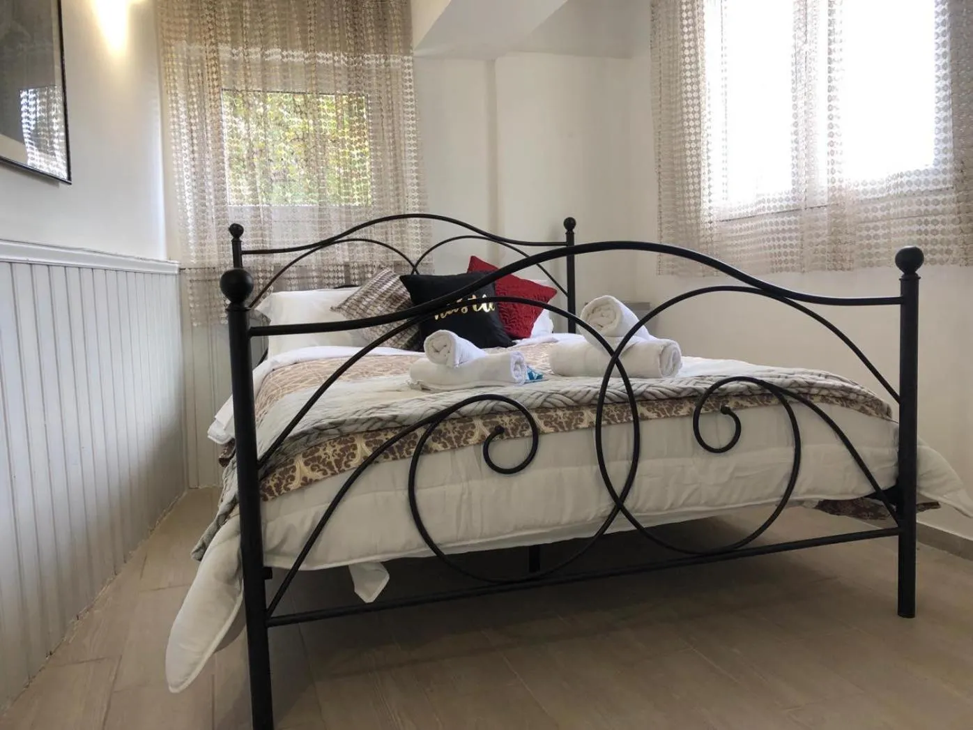 Bed in Katsikantaris Homes