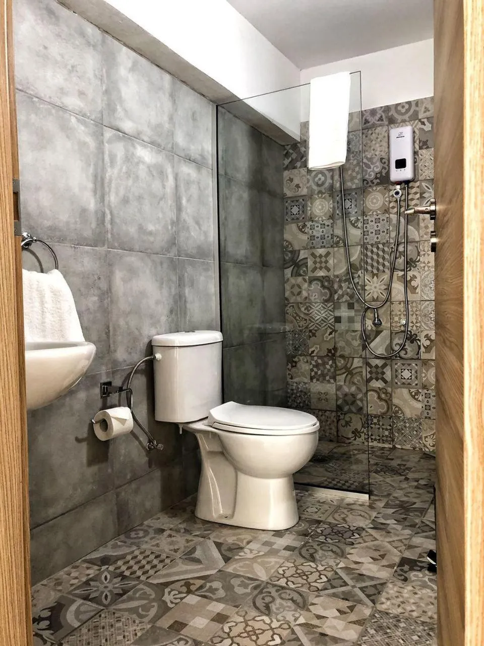 Shower in Katsikantaris Homes
