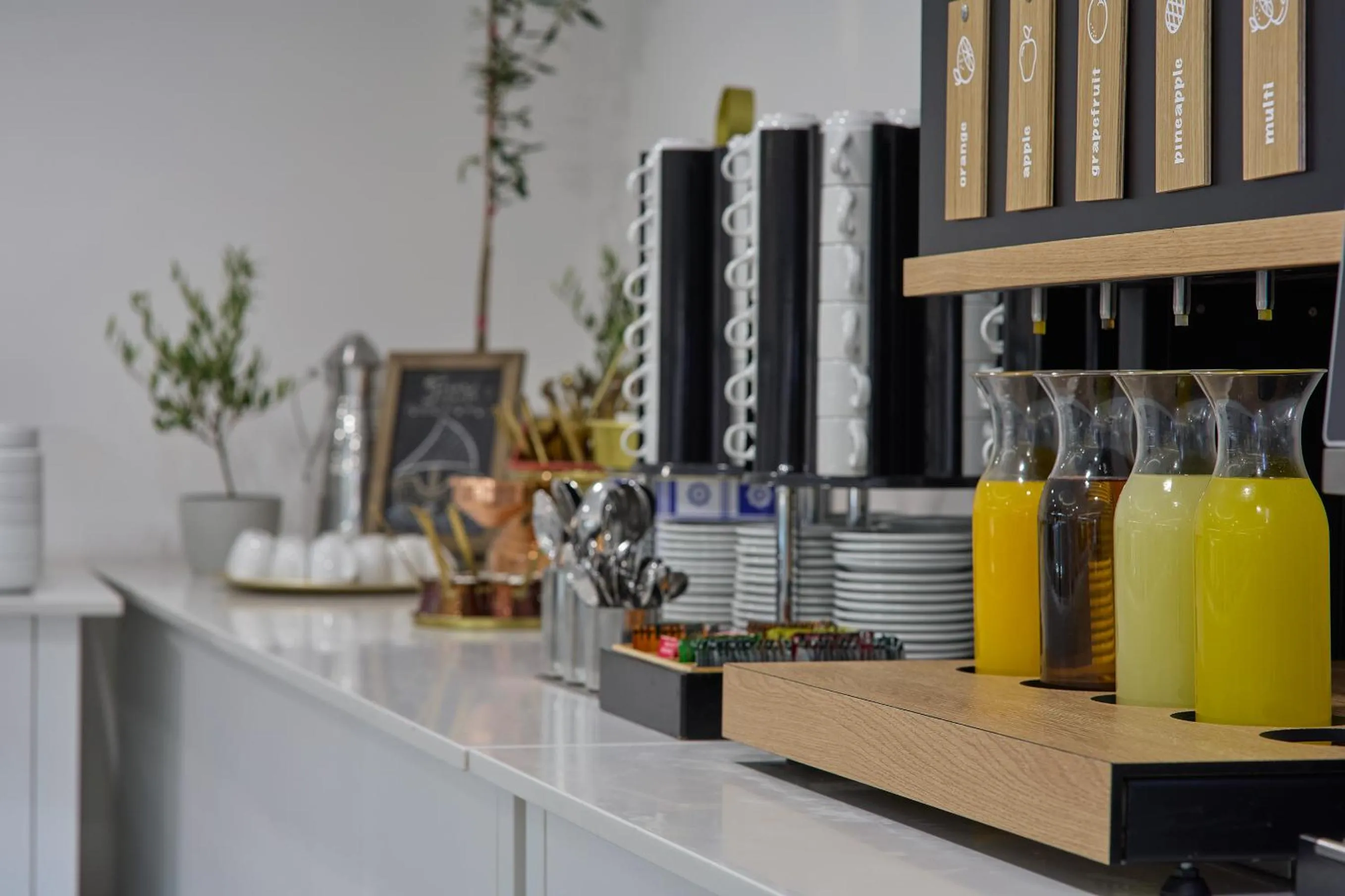 Coffee/tea facilities in Boss Boutique Athens by Prima Hotels