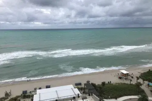 Hollywood Beach luxury condo-HBH Hollywood Beach luxury condo-HBH