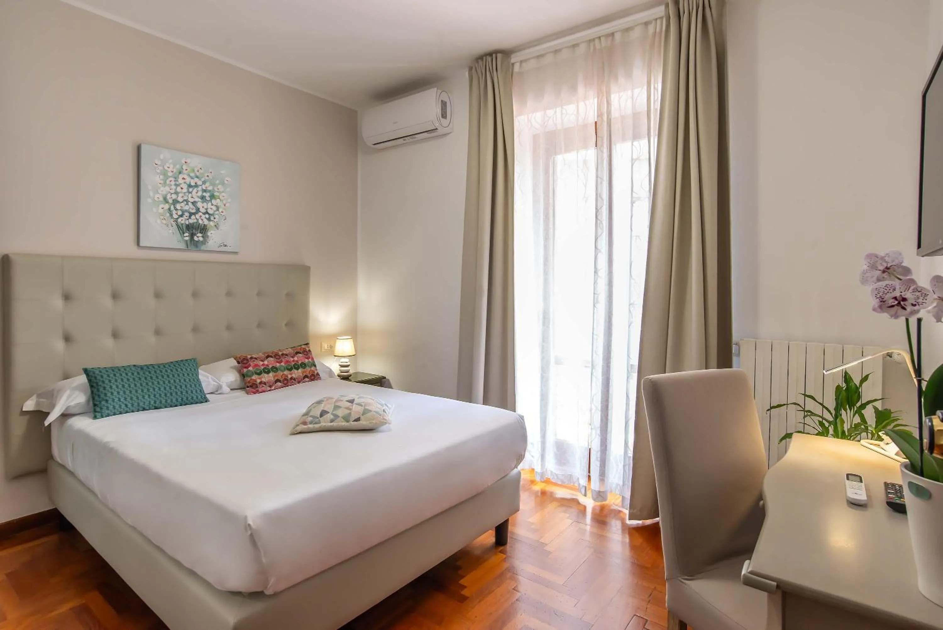 Photo of the whole room, Bed in Plaza Rooms Ciampino