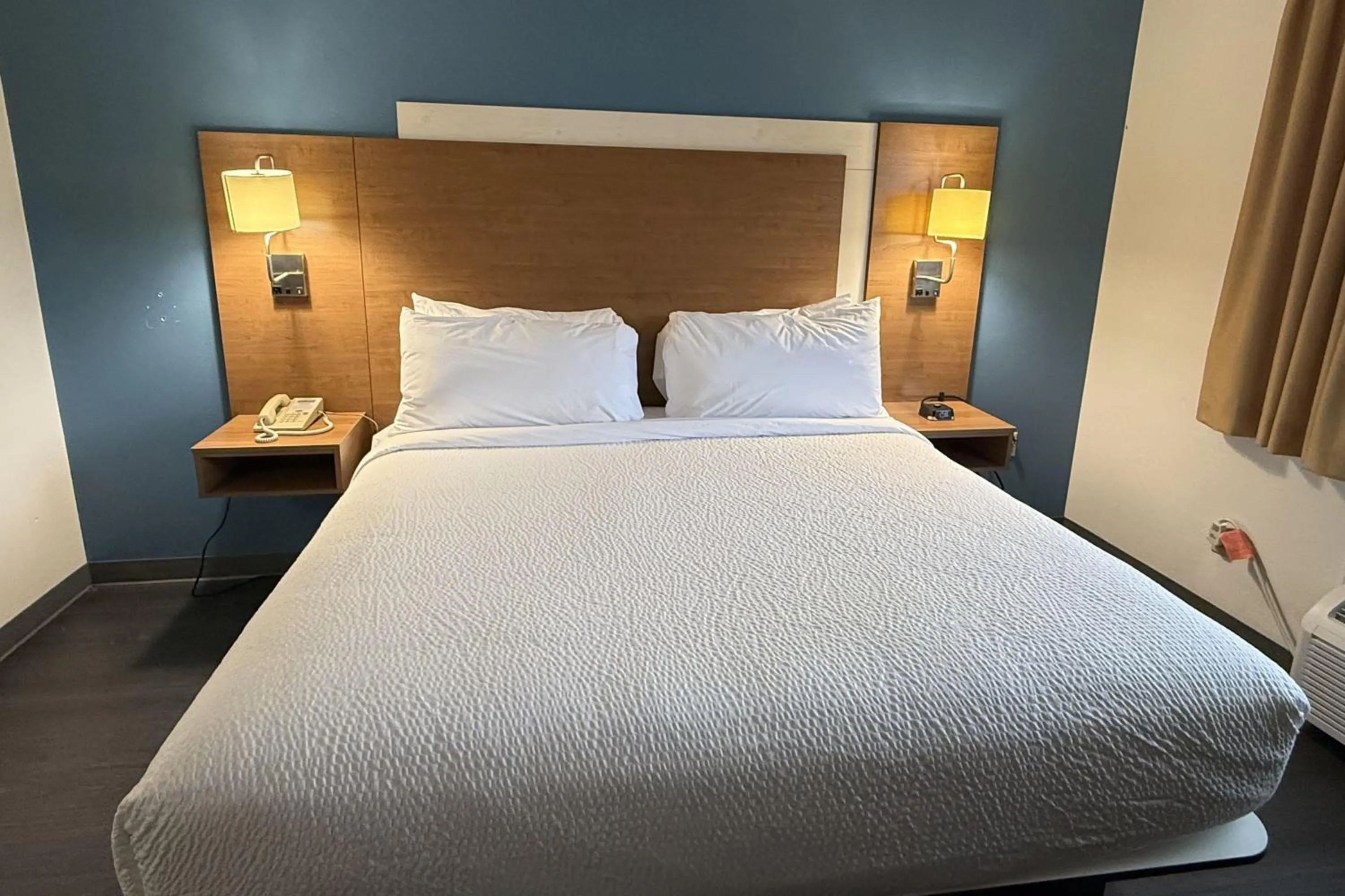 Photo of the whole room, Bed in Travelodge by Wyndham Lamoni