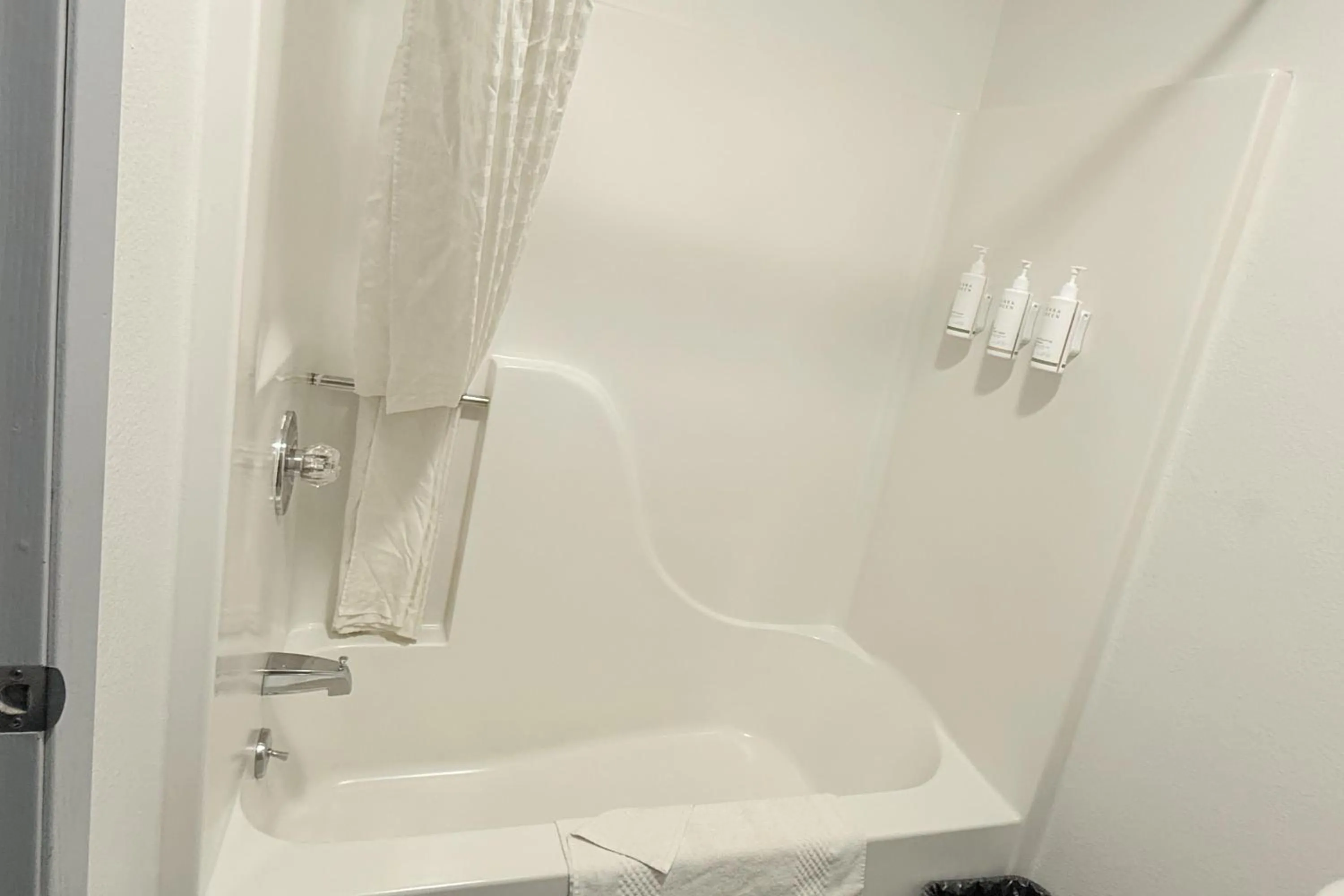 Bathroom in Travelodge by Wyndham Lamoni