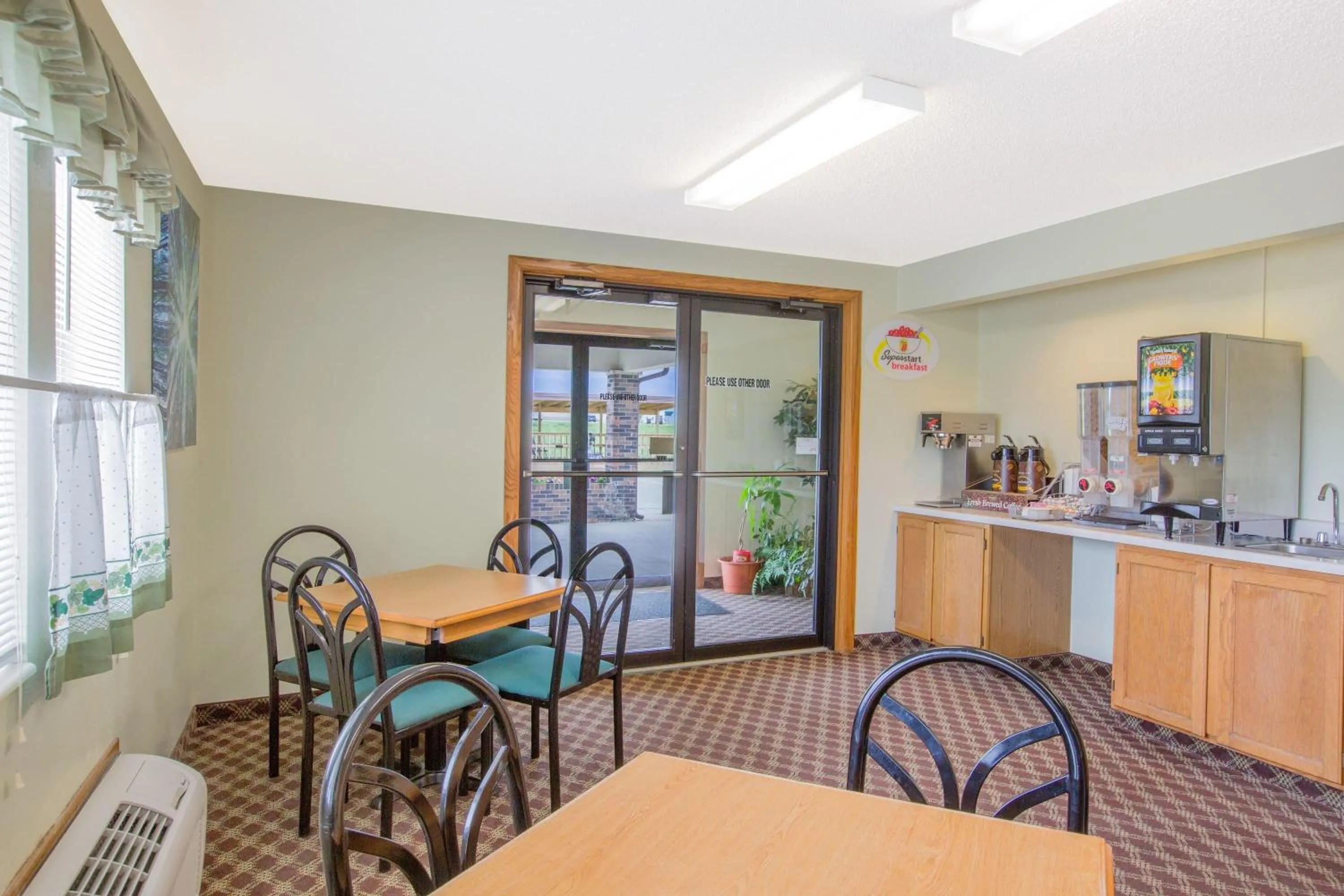 Breakfast in Travelodge by Wyndham Lamoni