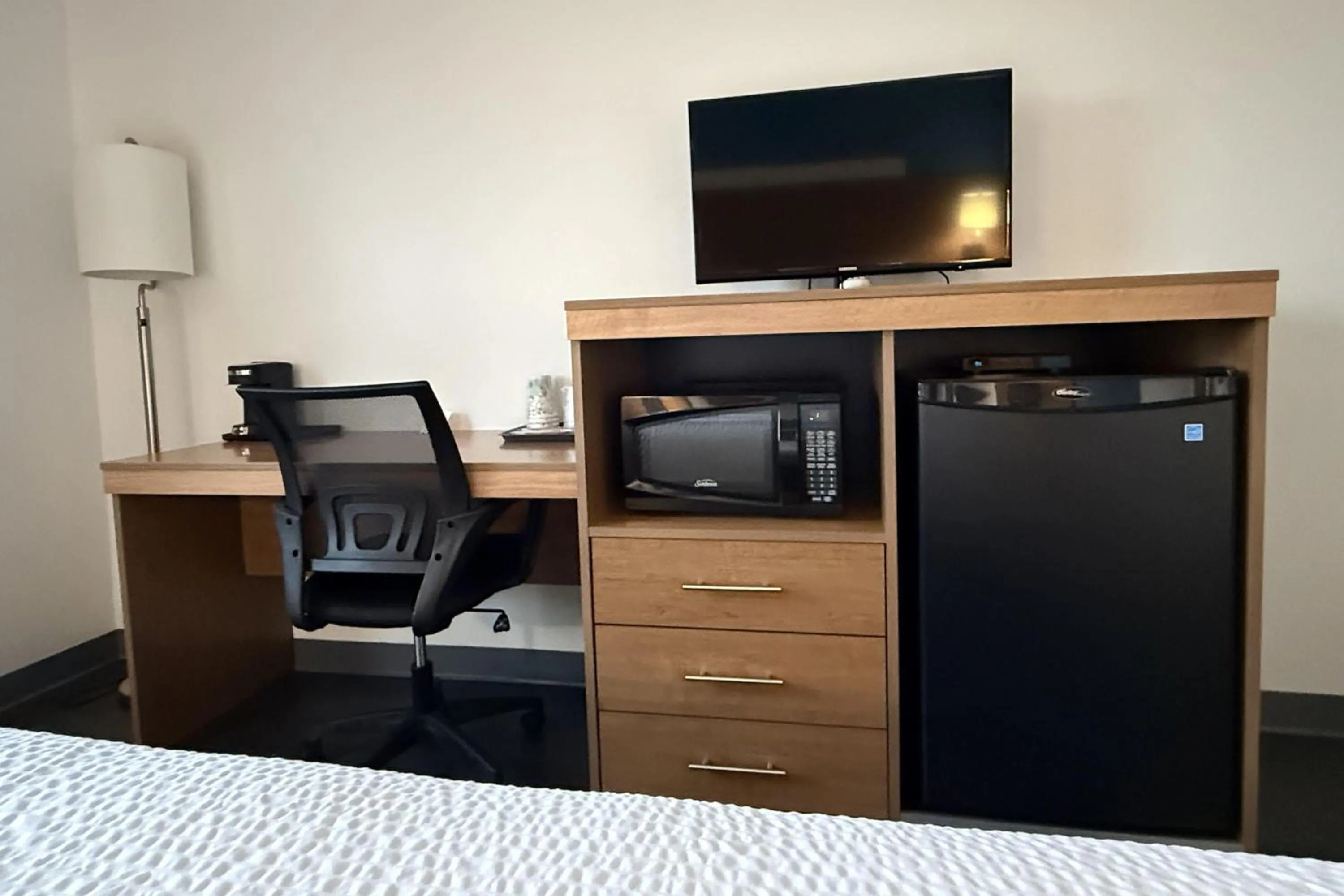 Photo of the whole room in Travelodge by Wyndham Lamoni