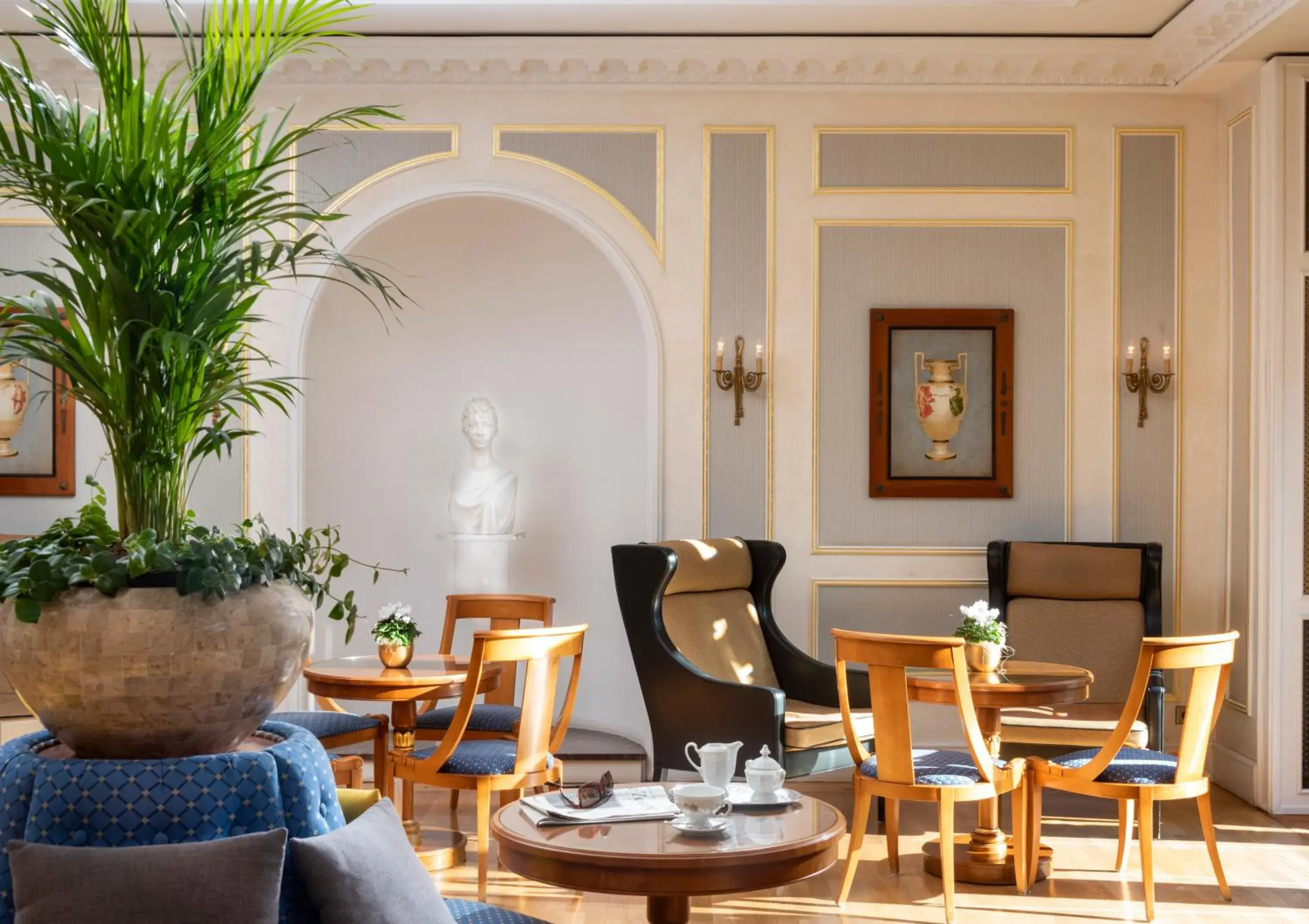 Restaurant/places to eat in Best Western Premier Grand Hotel Russischer Hof Restaurant/places to eat in Best Western Premier Grand Hotel Russischer Hof