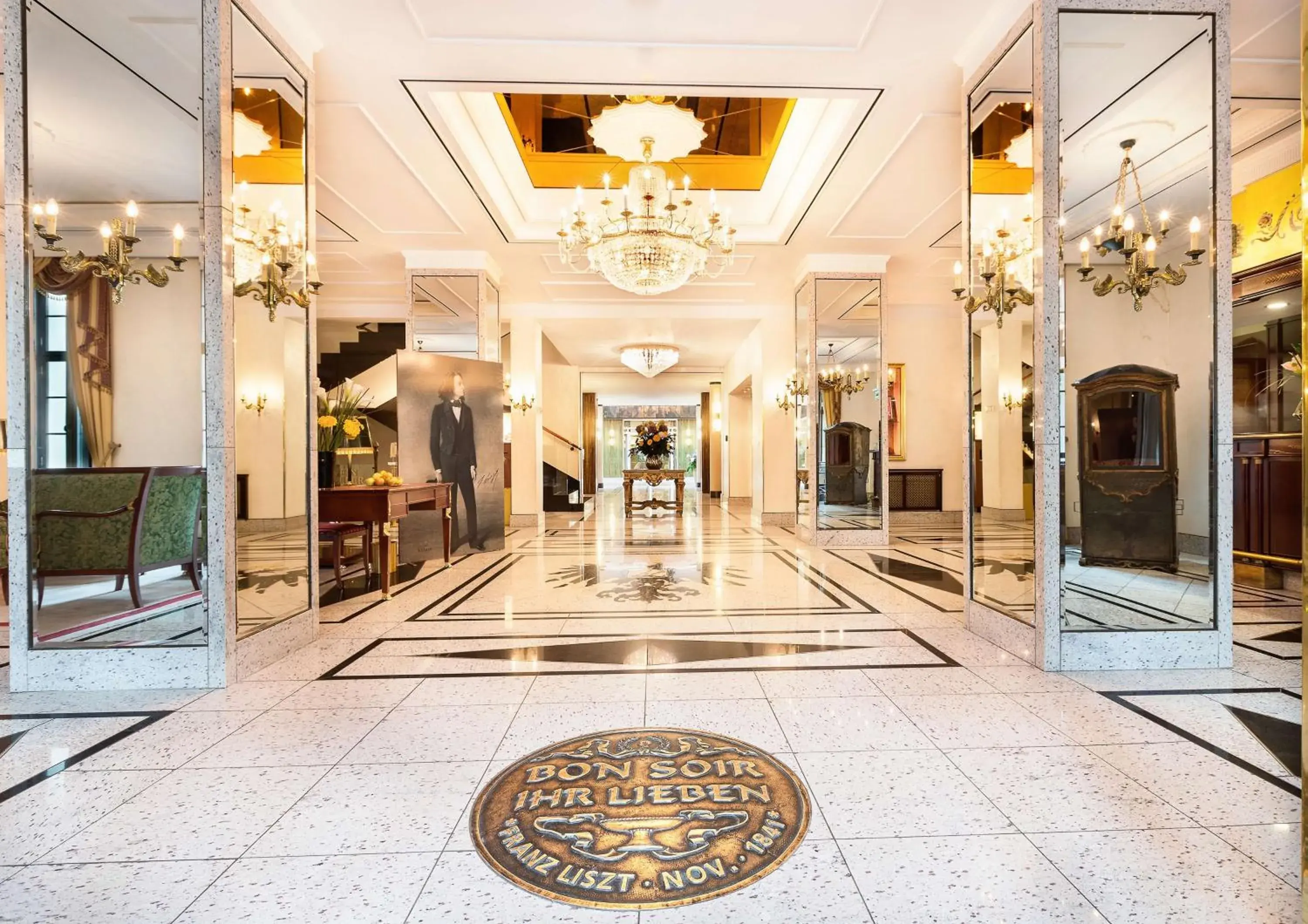 Lobby or reception in Best Western Premier Grand Hotel Russischer Hof Lobby or reception in Best Western Premier Grand Hotel Russischer Hof