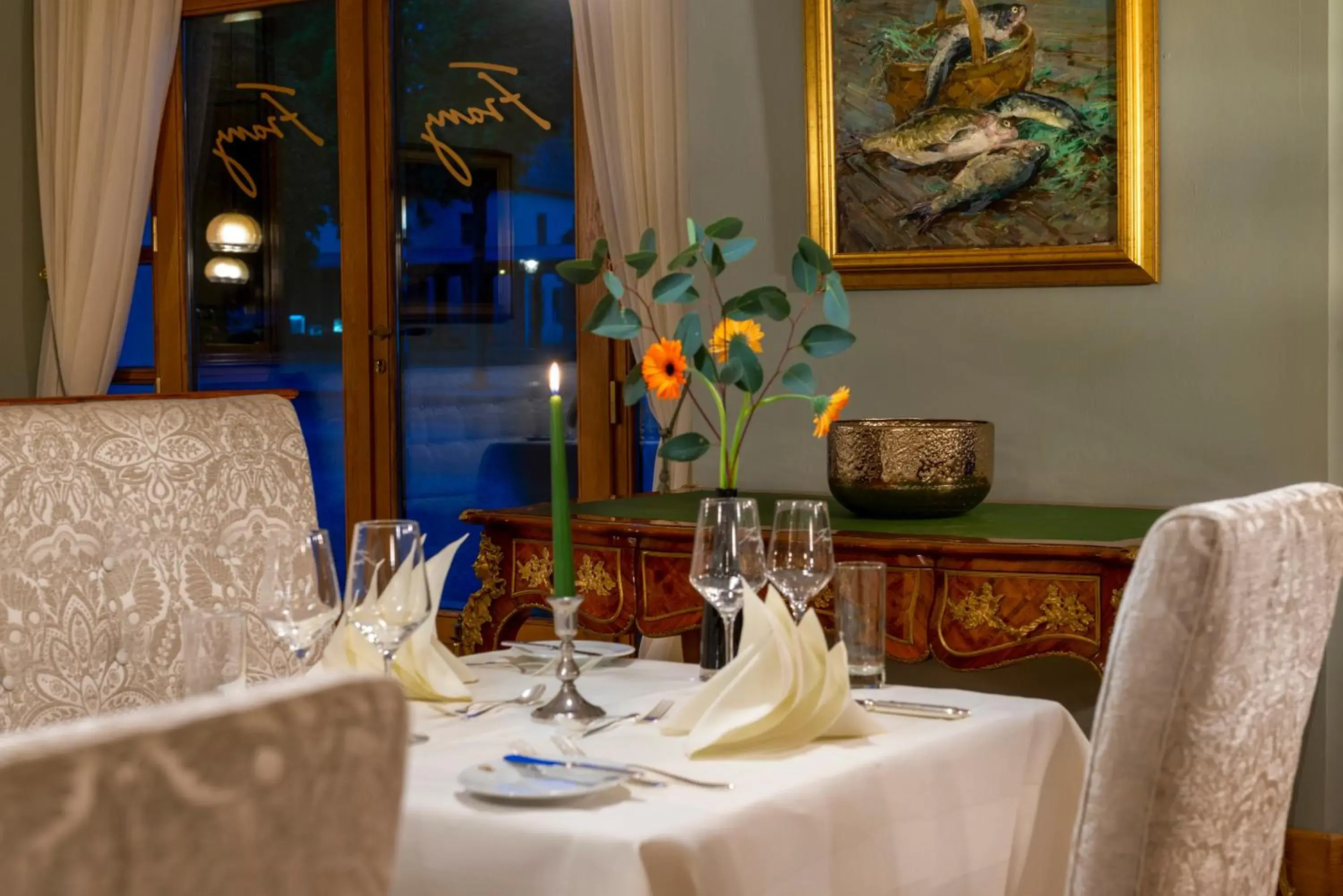 Restaurant/places to eat in Best Western Premier Grand Hotel Russischer Hof Restaurant/places to eat in Best Western Premier Grand Hotel Russischer Hof