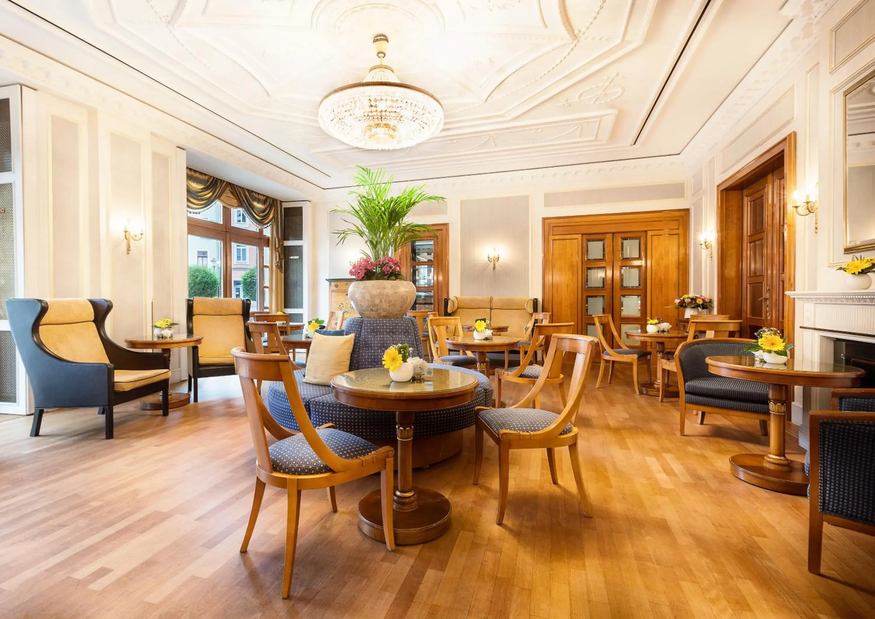 Restaurant/places to eat in Best Western Premier Grand Hotel Russischer Hof Restaurant/places to eat in Best Western Premier Grand Hotel Russischer Hof