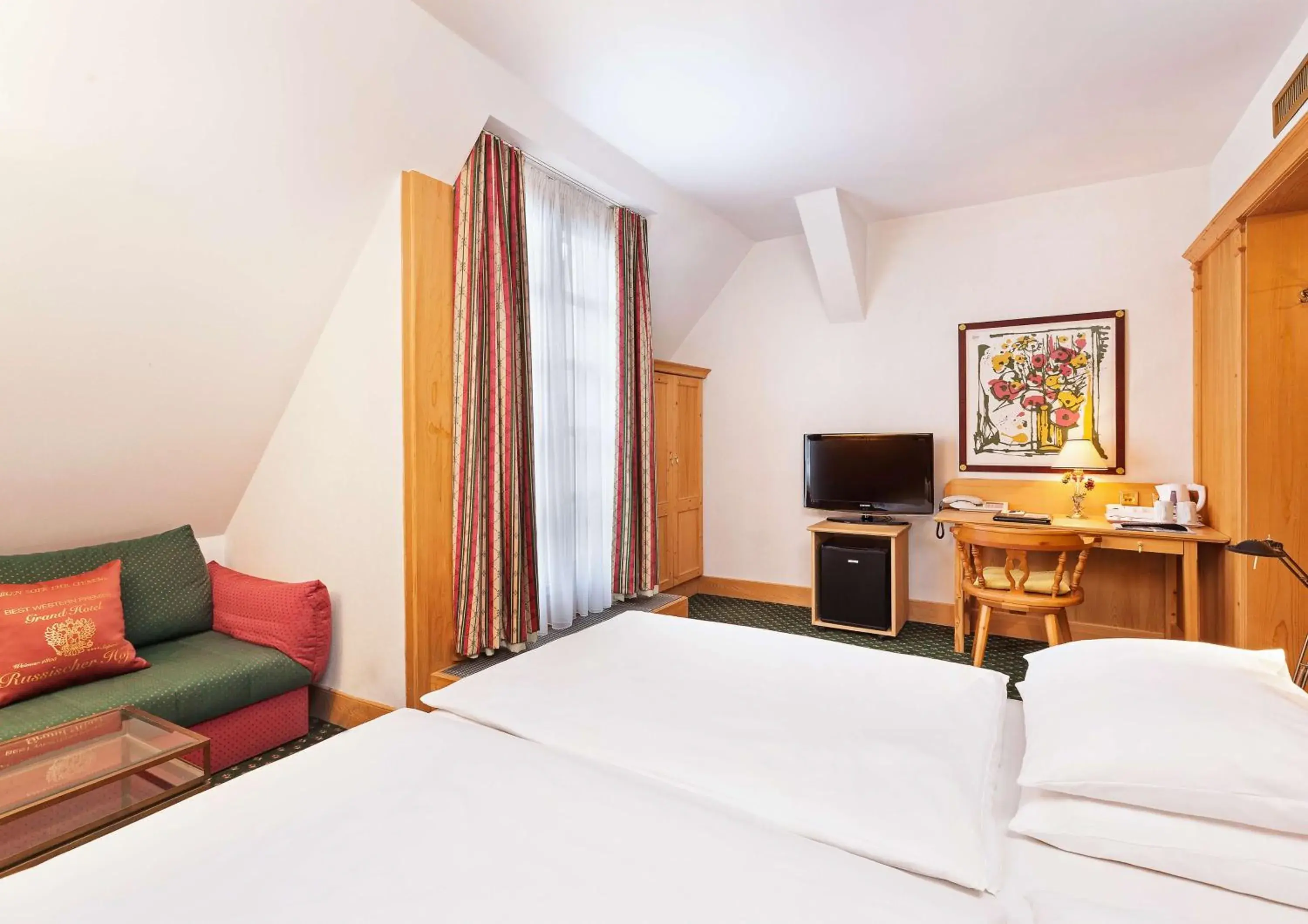 Bedroom, Bed in Best Western Premier Grand Hotel Russischer Hof Bedroom, Bed in Best Western Premier Grand Hotel Russischer Hof
