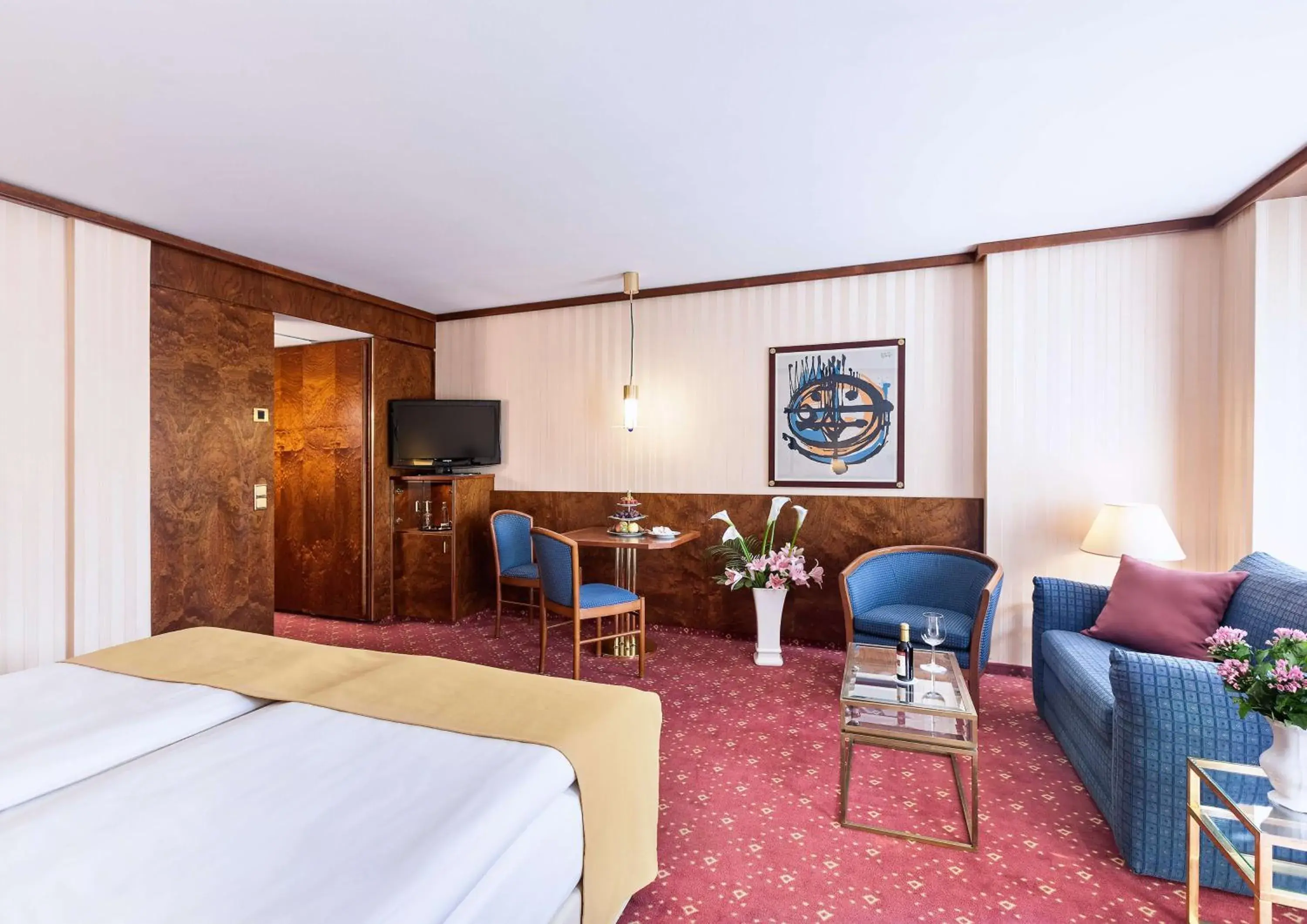 Bedroom, Bed in Best Western Premier Grand Hotel Russischer Hof Bedroom, Bed in Best Western Premier Grand Hotel Russischer Hof