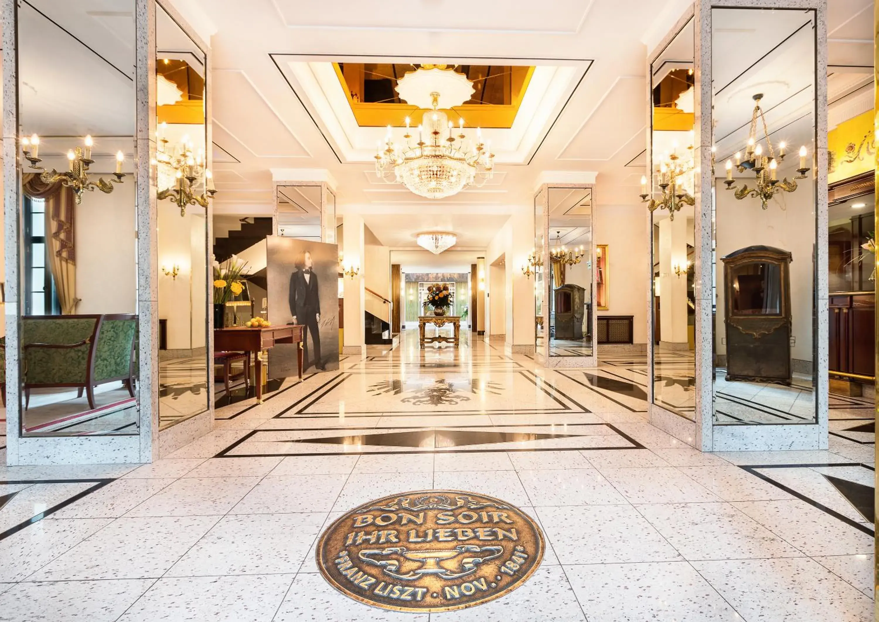 Lobby or reception in Best Western Premier Grand Hotel Russischer Hof Lobby or reception in Best Western Premier Grand Hotel Russischer Hof