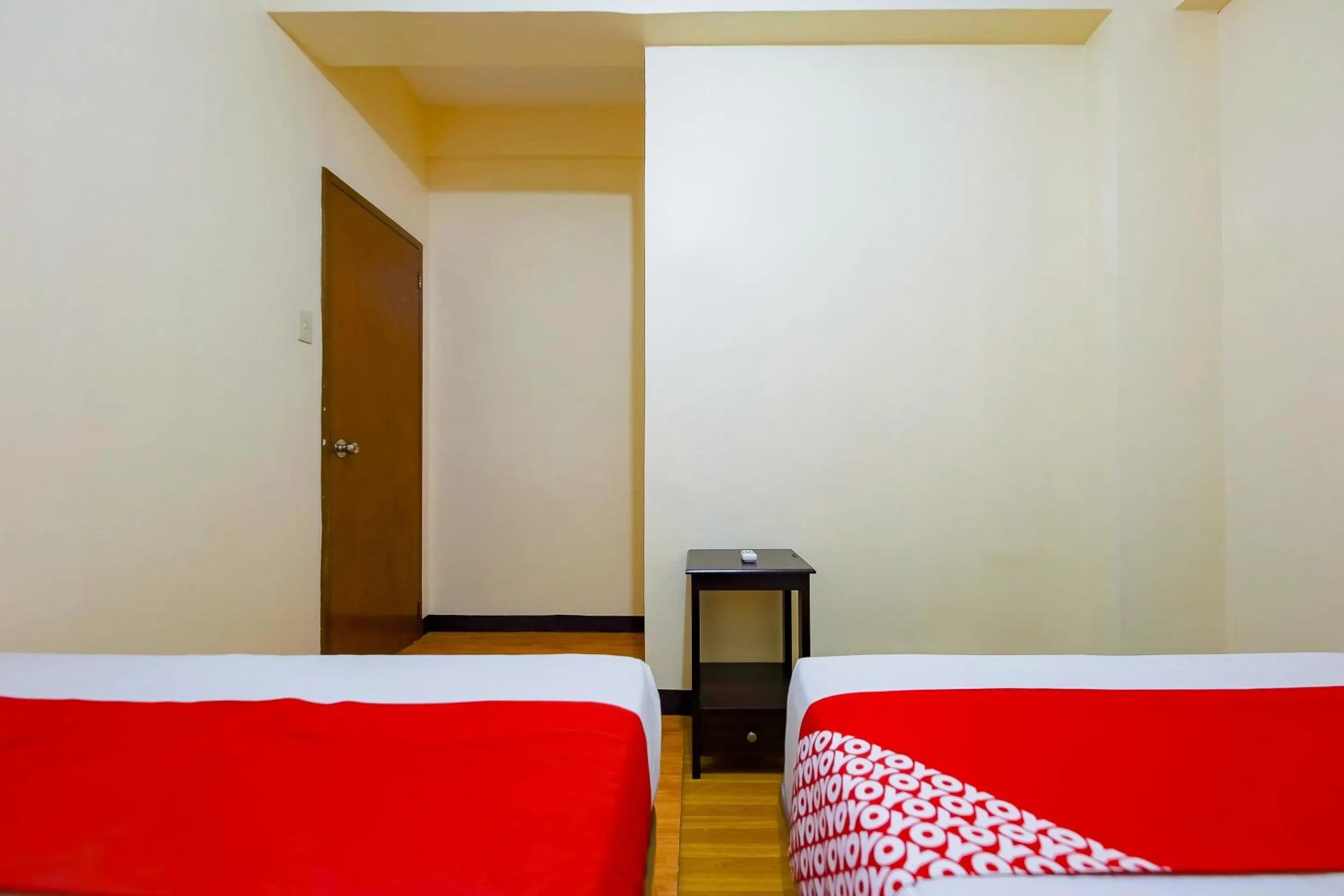 Bedroom, Bed in OYO 431 Apollo 11 Apartelle