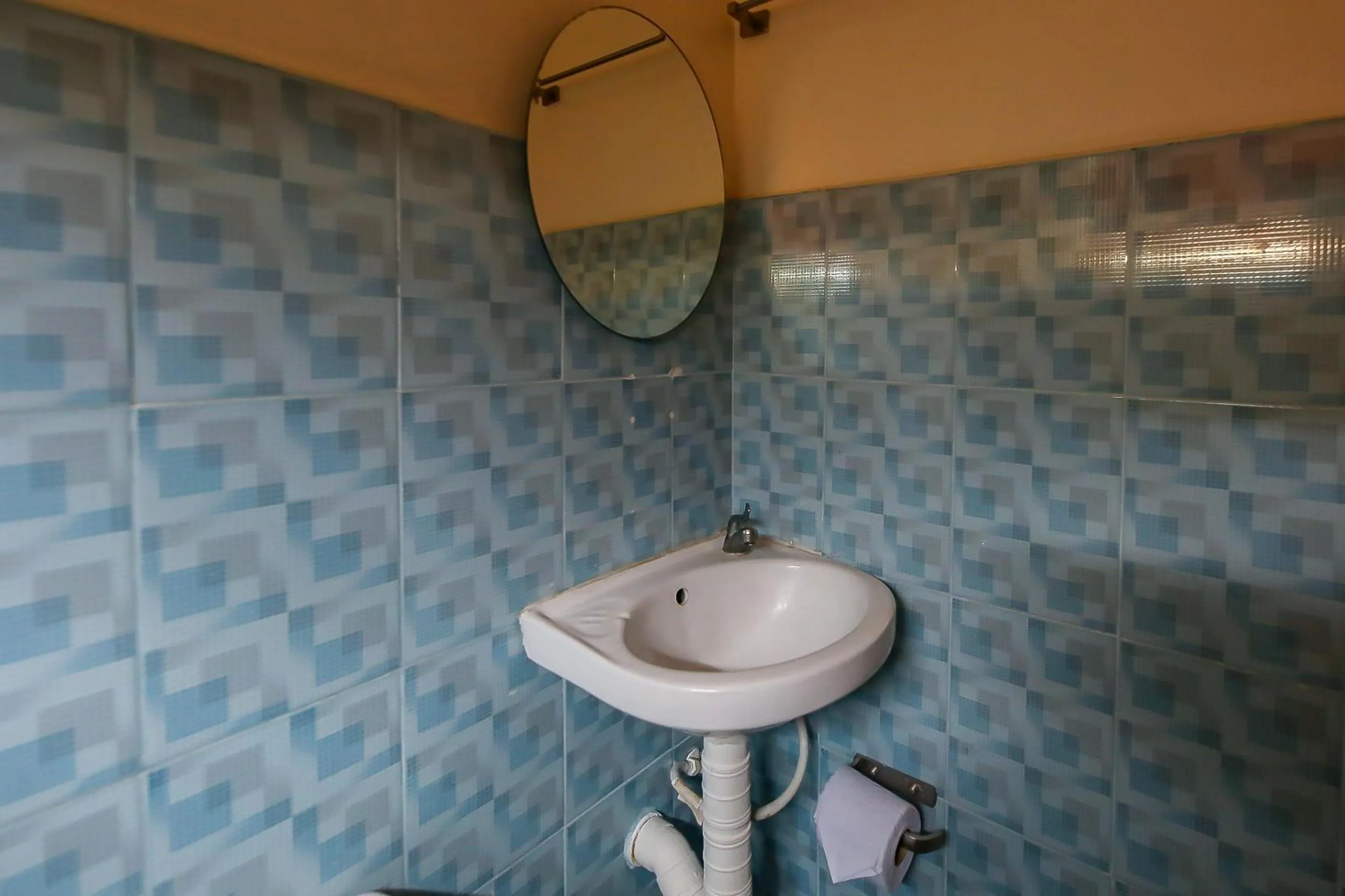 Bathroom in OYO 431 Apollo 11 Apartelle