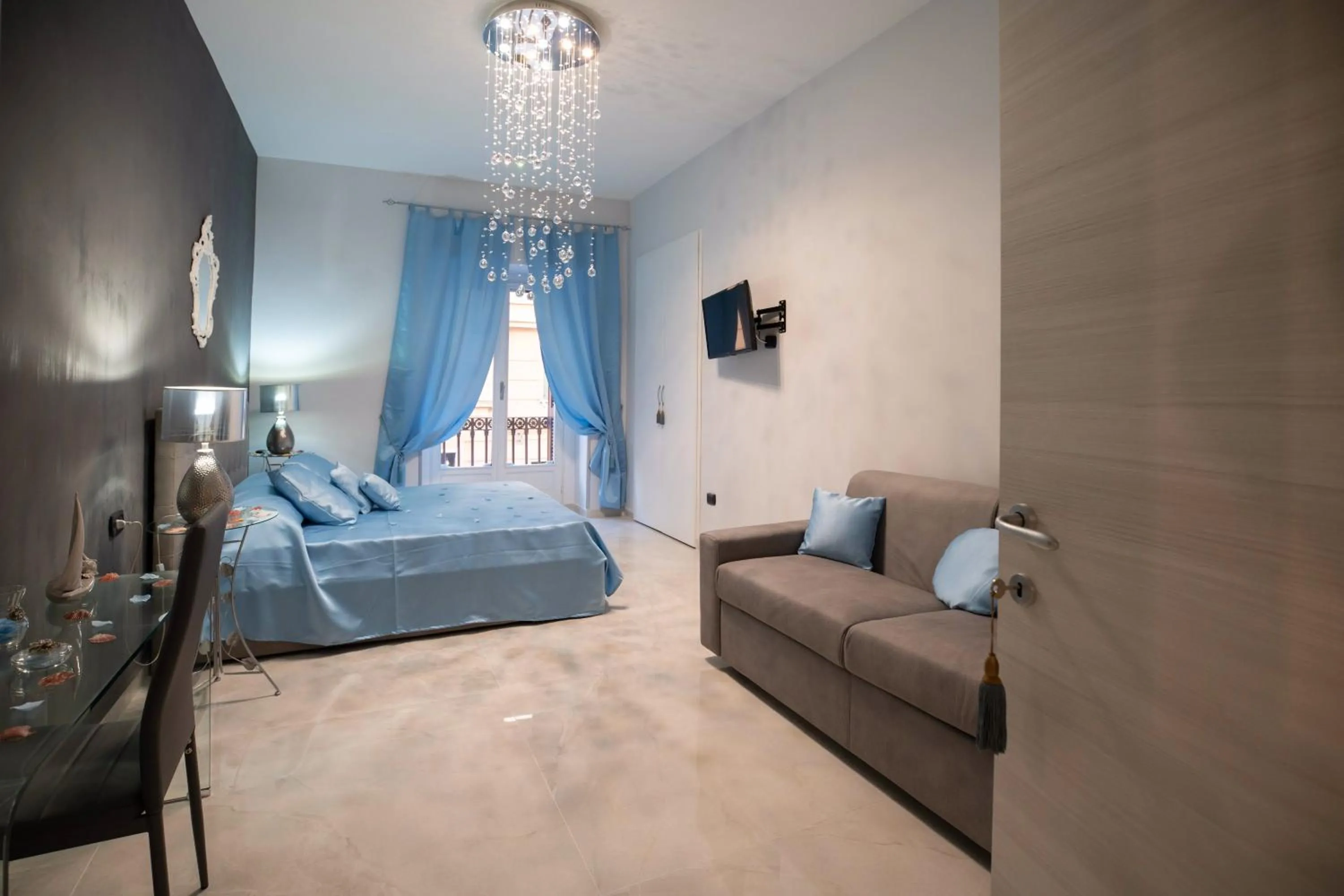 Photo of the whole room, Bed in New In! Syrenuse at Santa Lucia