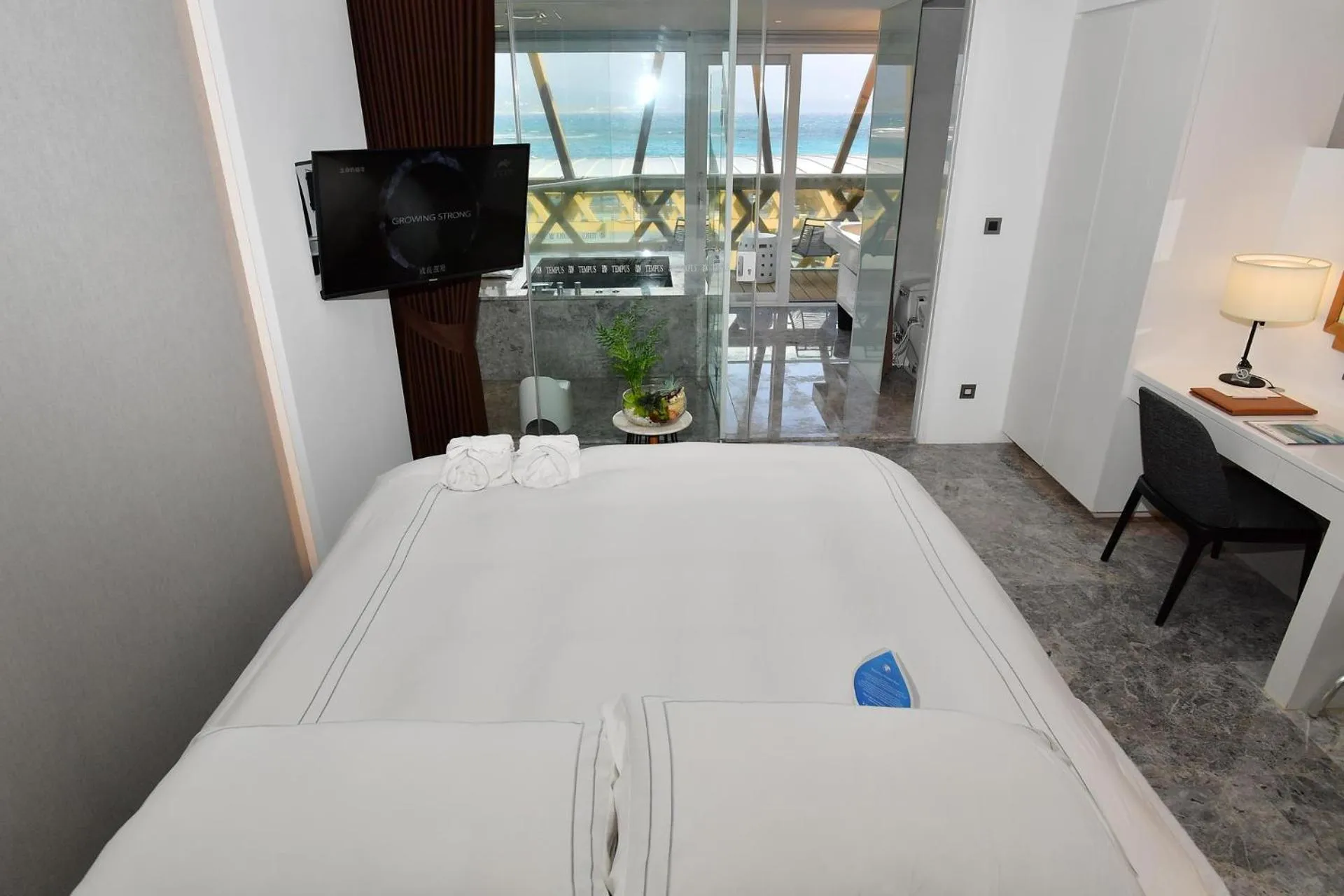 Photo of the whole room, Bed in Volando Kenting