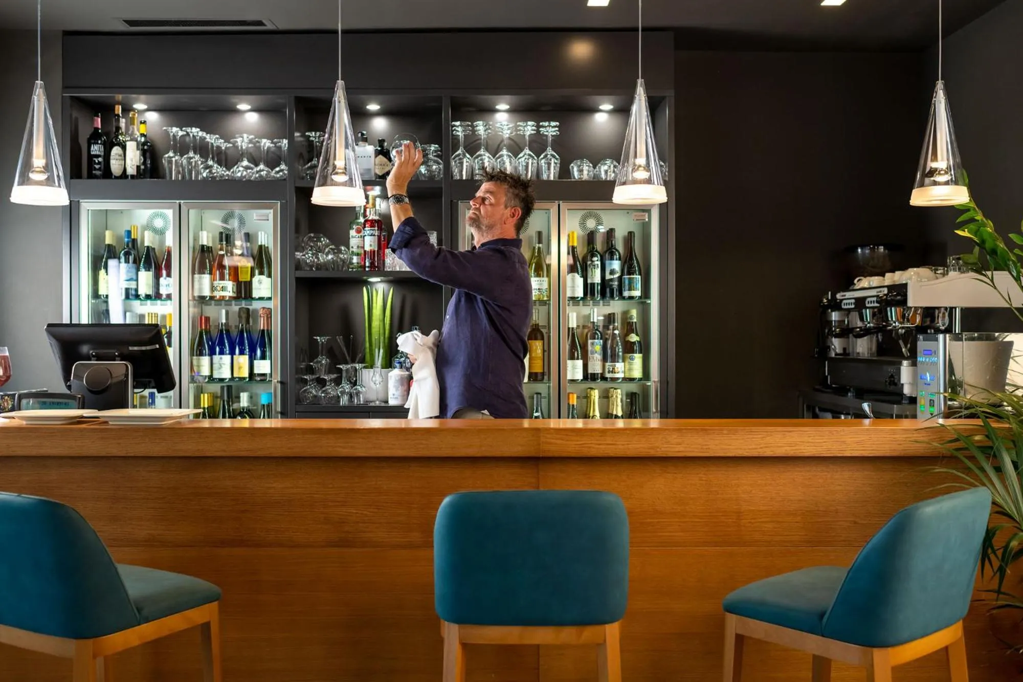 Restaurant/places to eat in Palace Lido Hotel & Suites