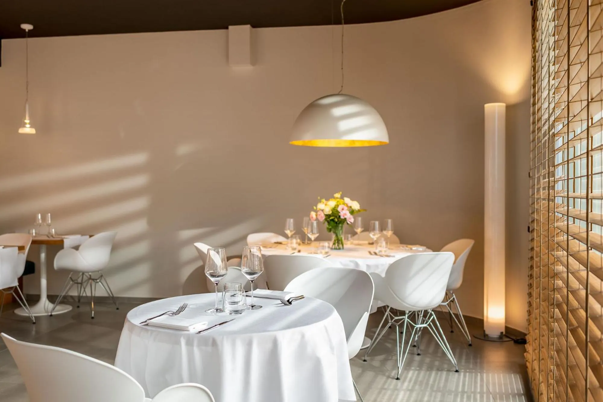 Restaurant/places to eat in Palace Lido Hotel & Suites