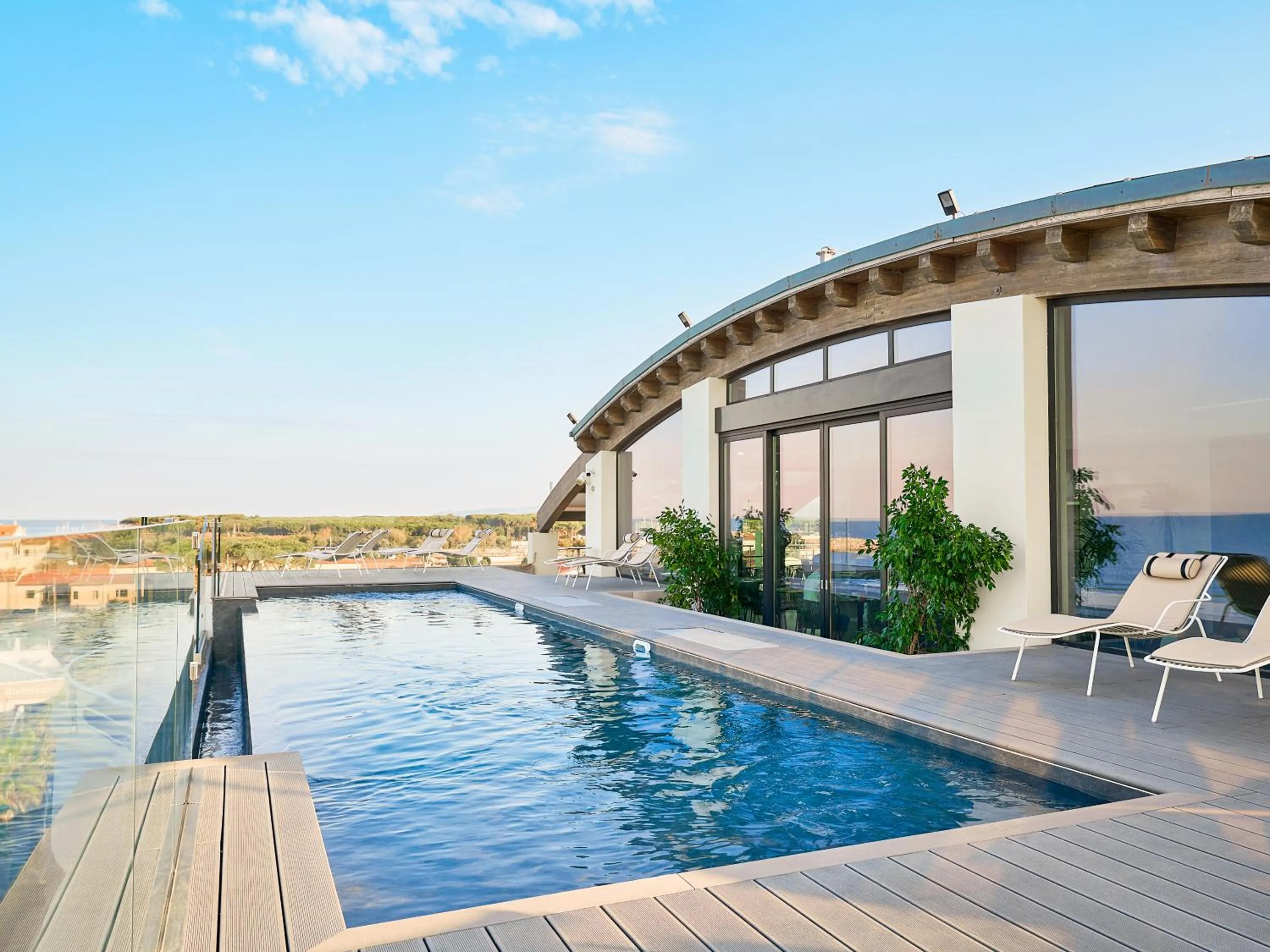 Swimming pool in Palace Lido Hotel & Suites