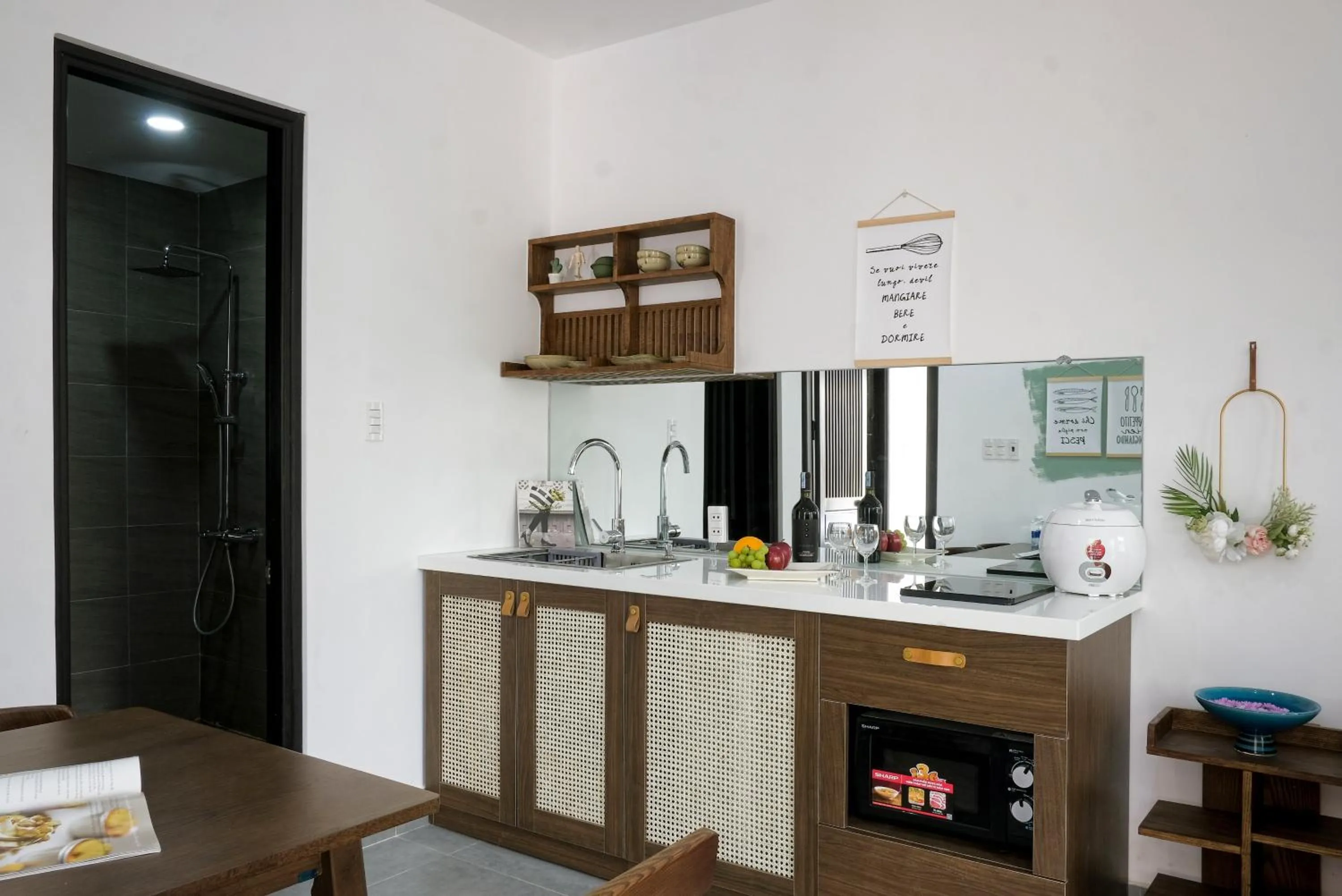 Kitchen or kitchenette in Quang Vinh Apartment and Hotel Hoi An