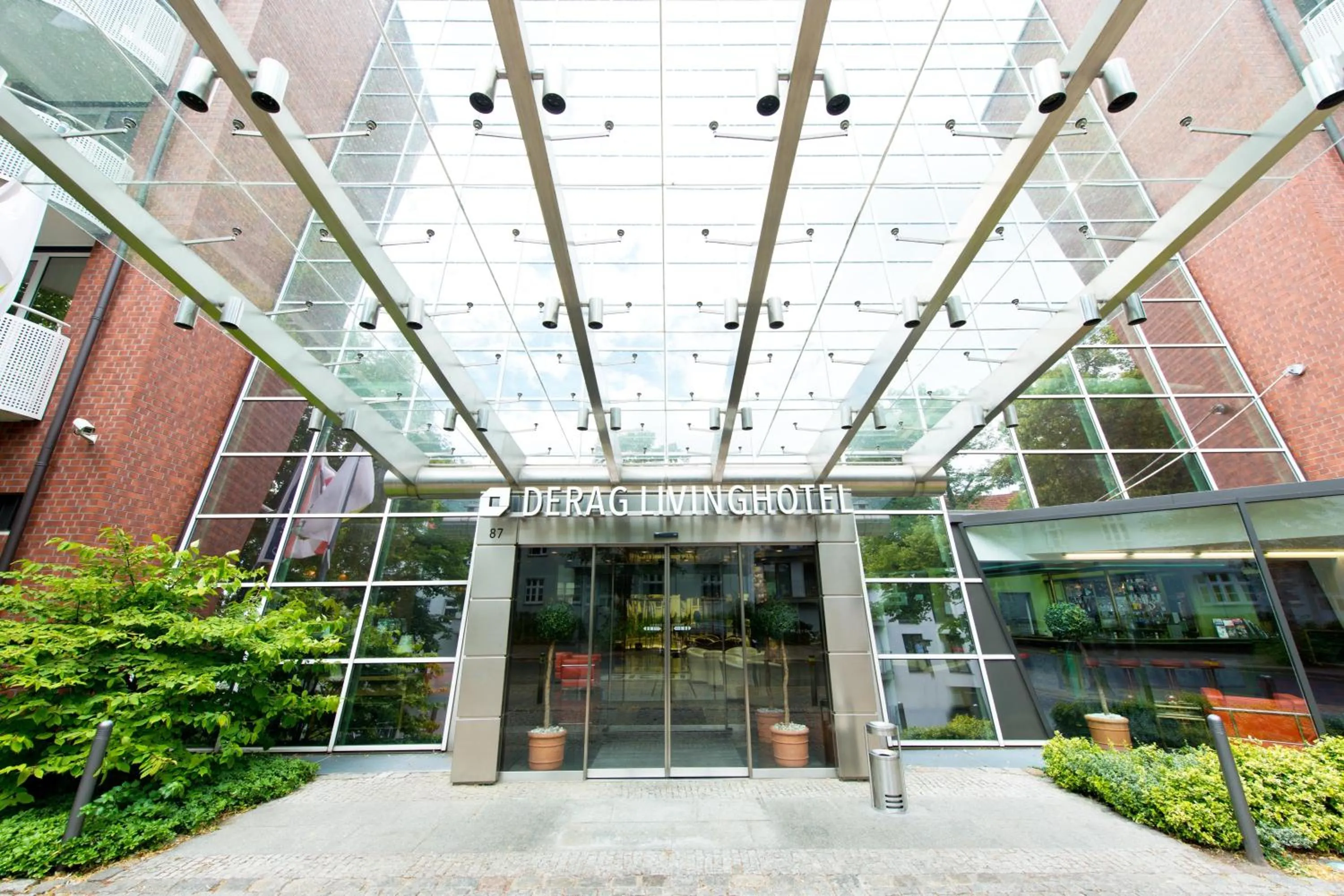 Facade/entrance in Living Hotel Weißensee