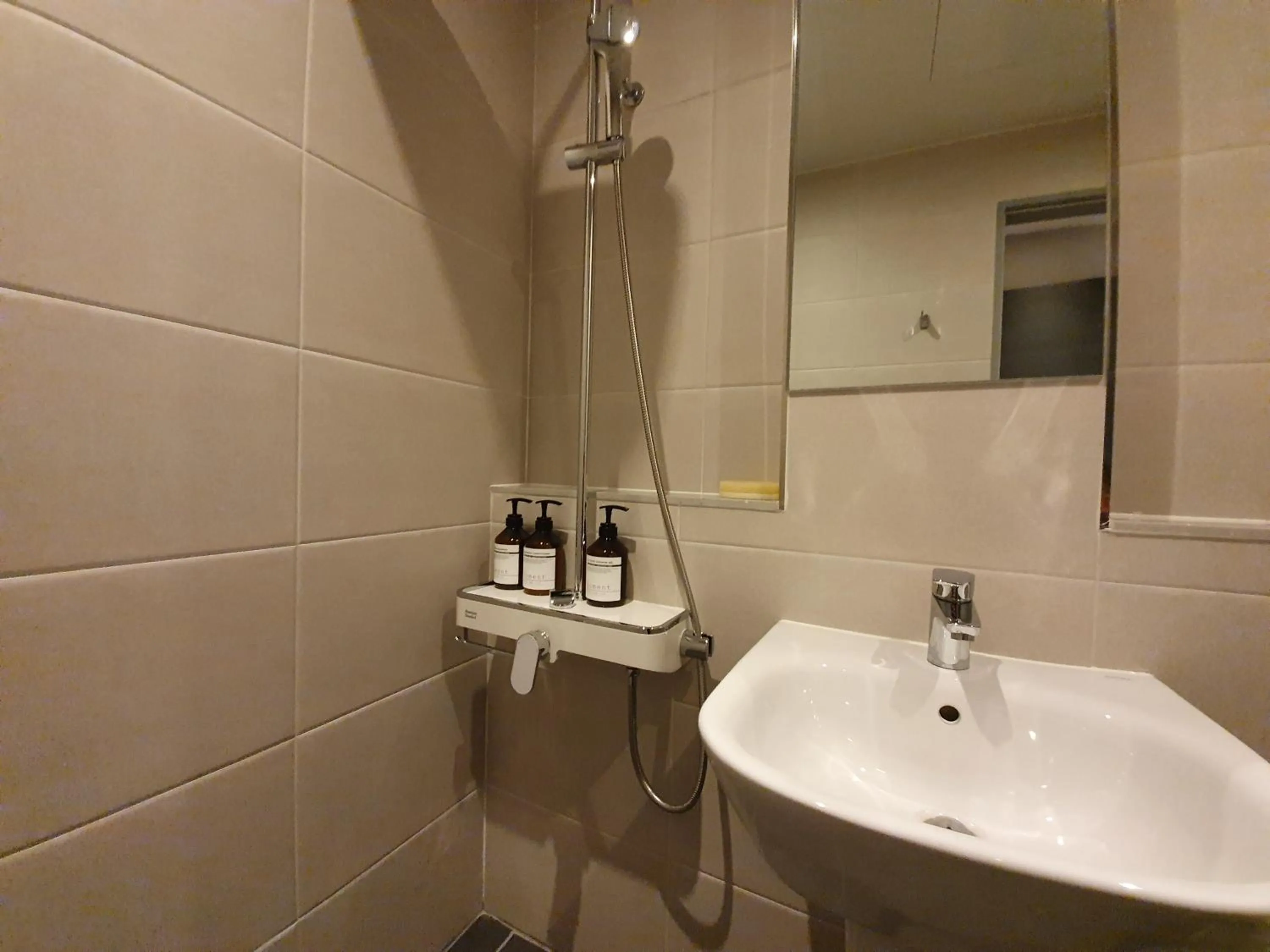 Bathroom in Browndot hotel songtan