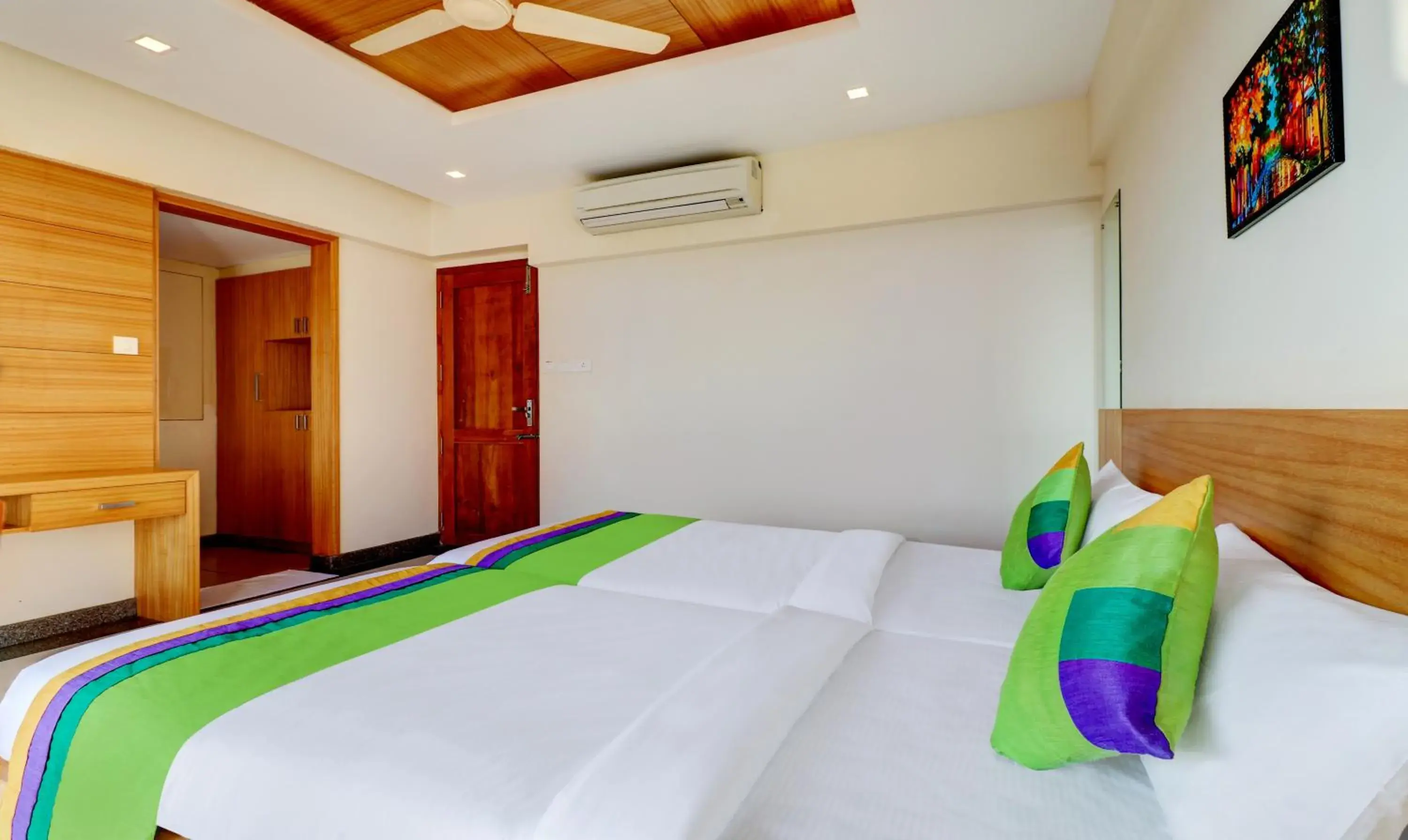 Bedroom, Bed in Treebo Park - 500m from Medical College Bedroom, Bed in Treebo Park - 500m from Medical College