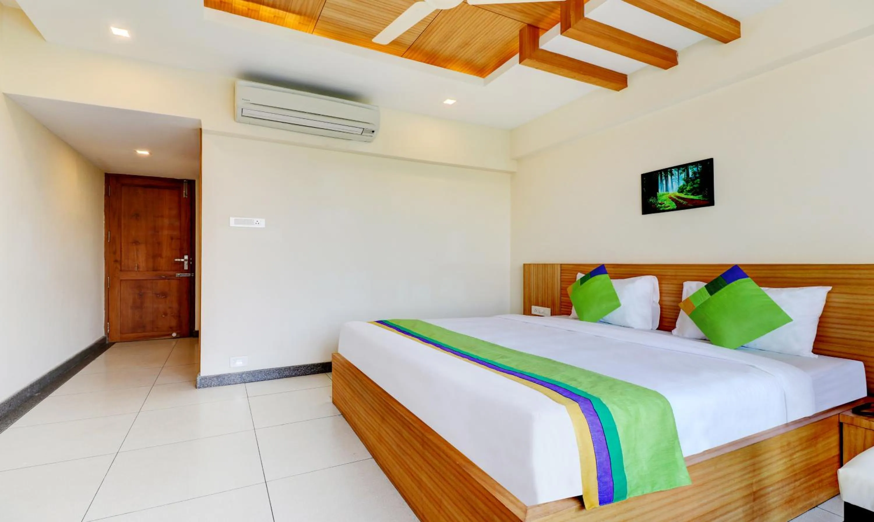 Bedroom, Bed in Treebo Park - 500m from Medical College