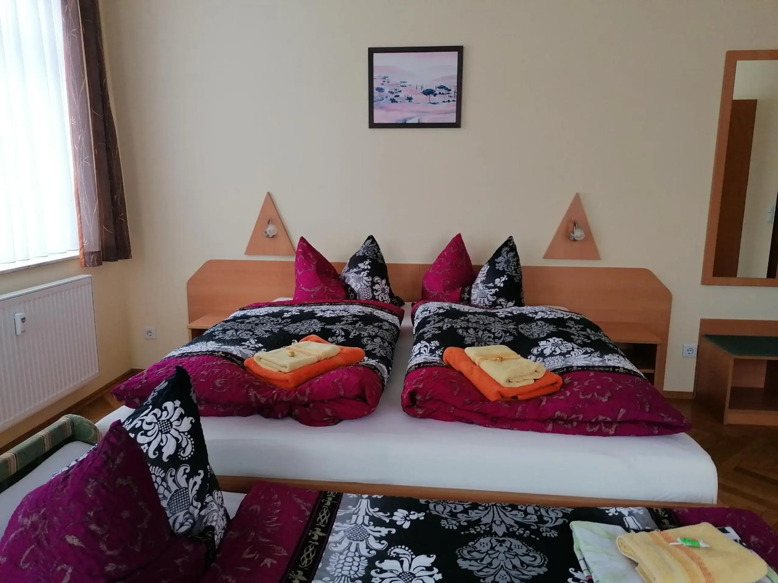 Family Room with Private Bathroom - single occupancy in Pension Schöne Family Room with Private Bathroom - single occupancy in Pension Schöne