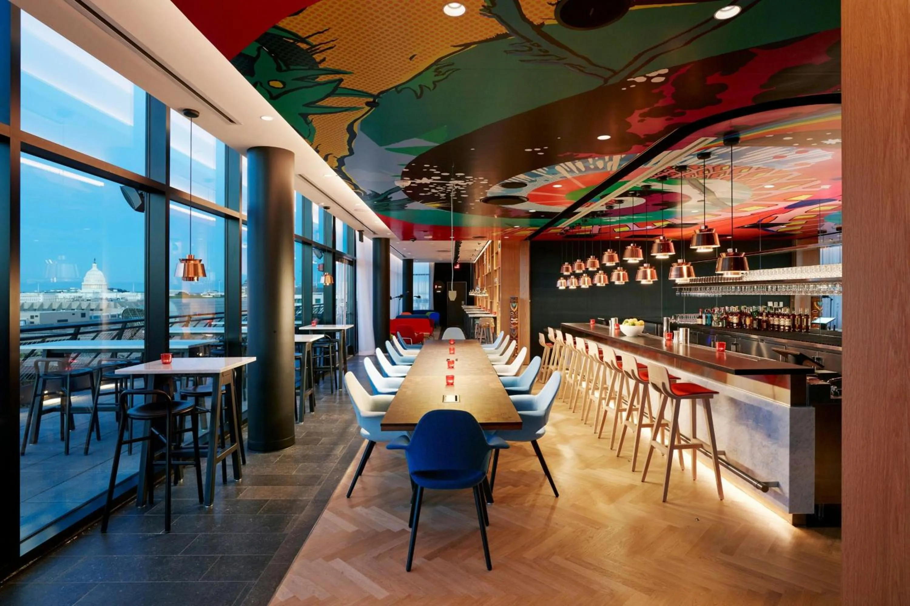 Lounge or bar in citizenM Washington Capital