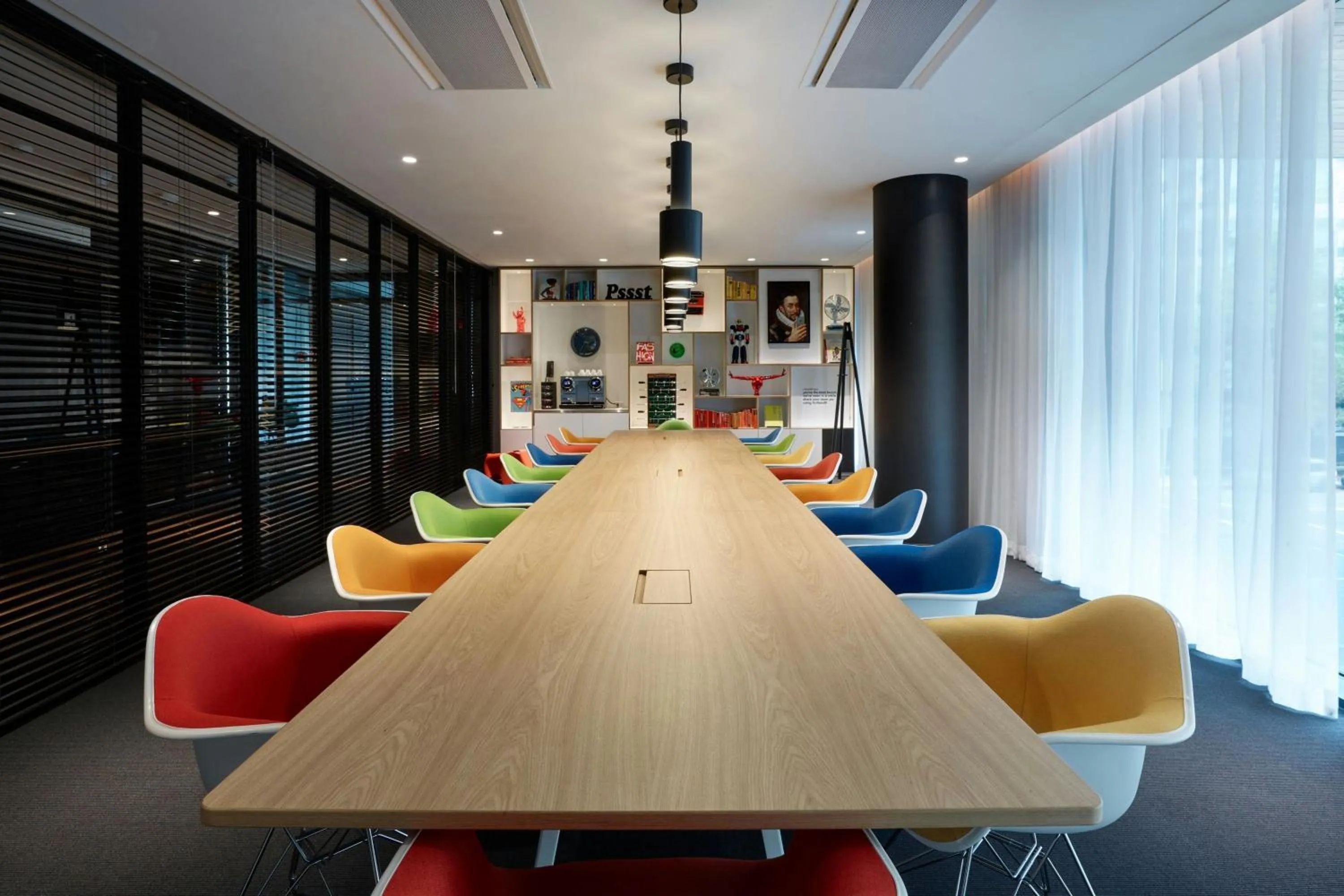 Meeting/conference room in citizenM Washington Capital
