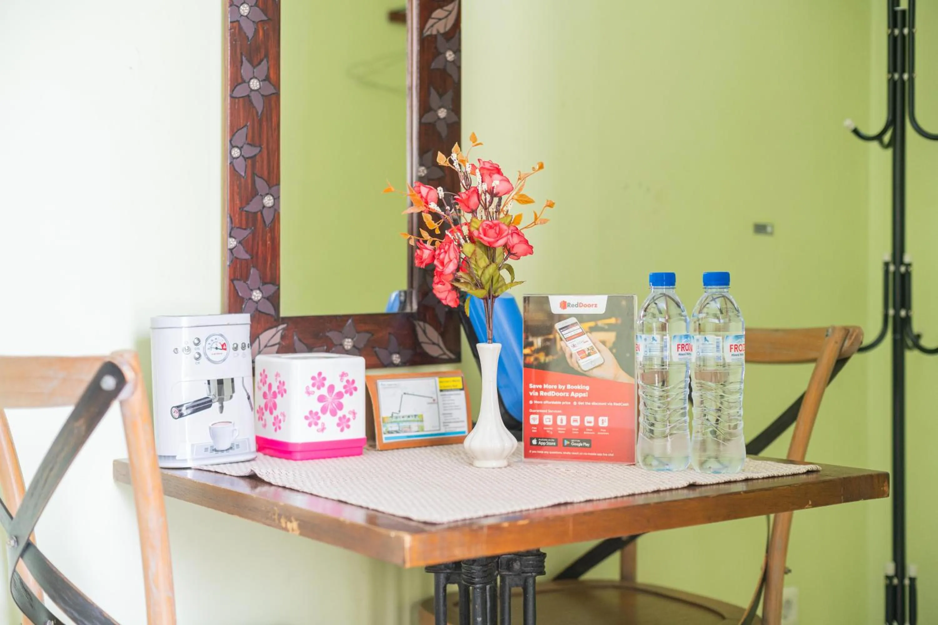 Drinks in RedDoorz Syariah near Suncity Mall Sidoarjo