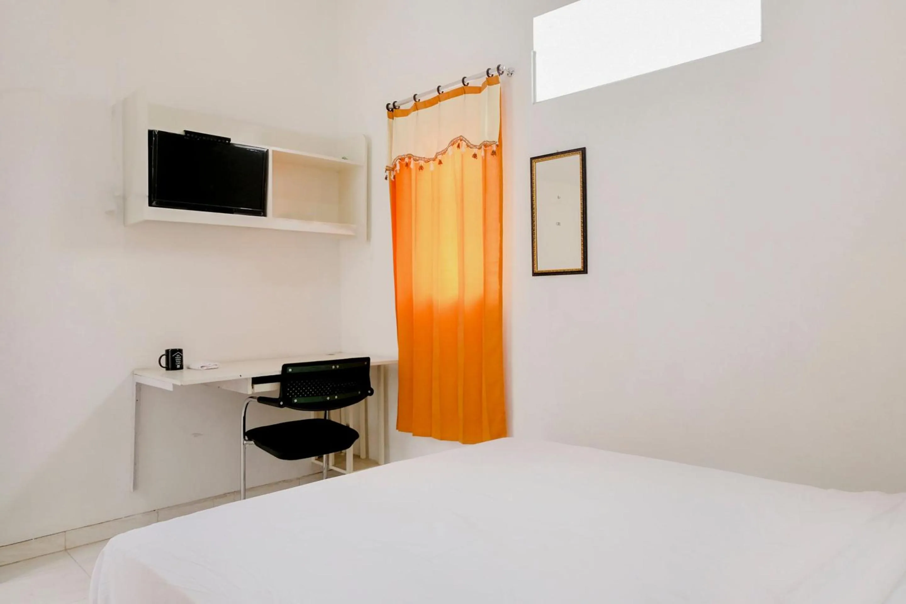 Bedroom in OYO Life 2760 Kost Simpang Borobudur 47