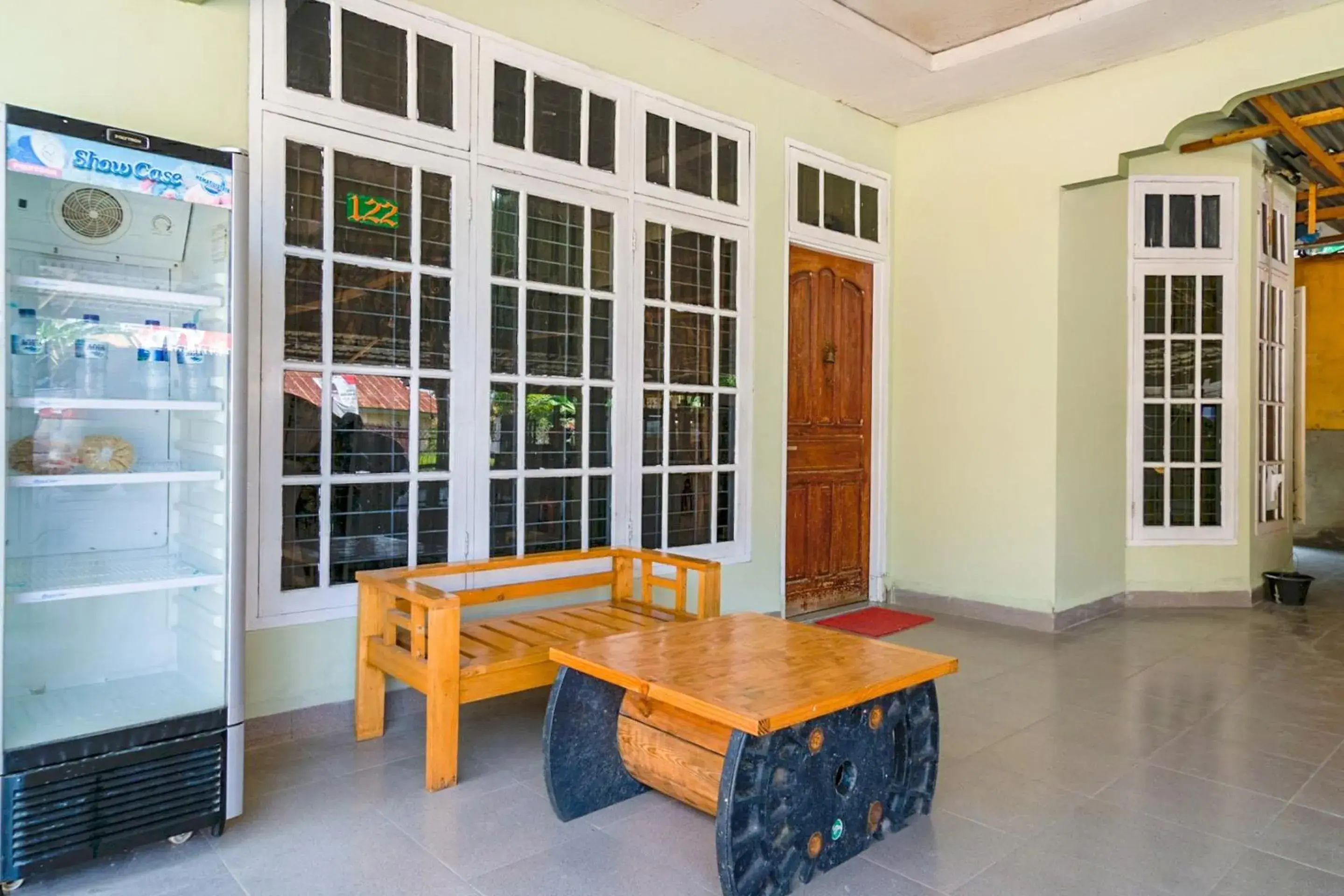 Lounge or bar in OYO Life 2745 Nabeza House Lounge or bar in OYO Life 2745 Nabeza House