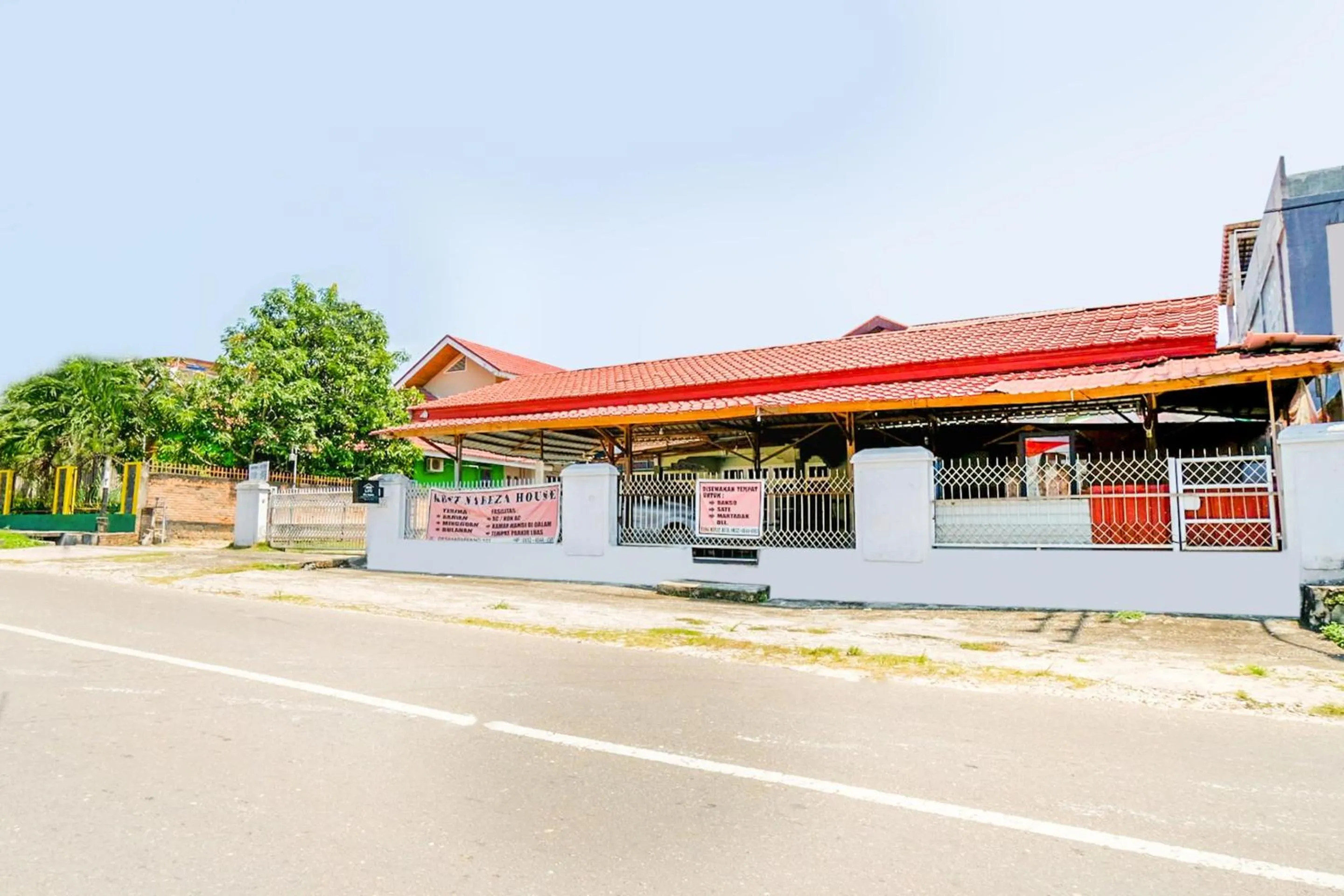 Facade/entrance in OYO Life 2745 Nabeza House