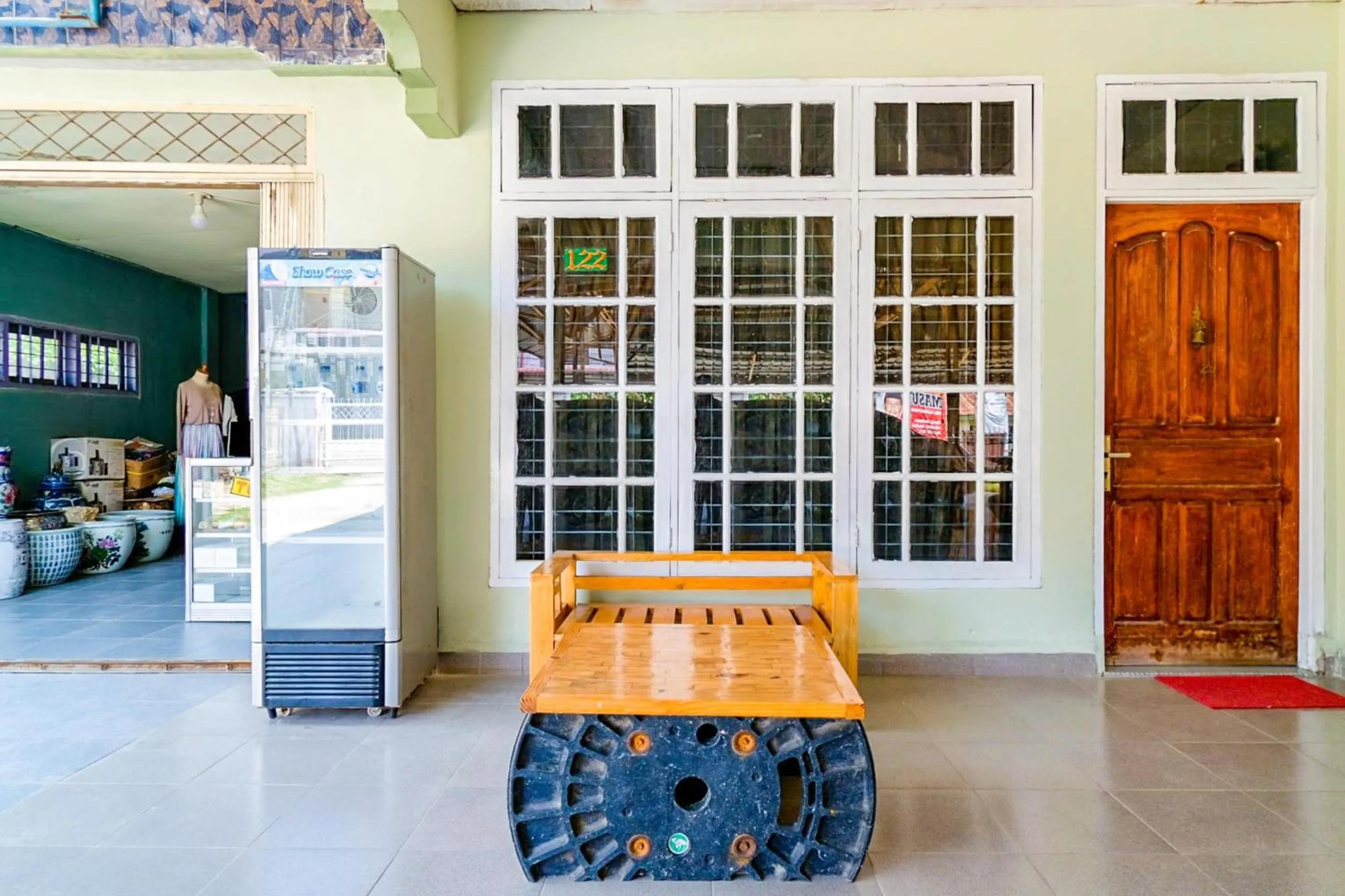 Lounge or bar in OYO Life 2745 Nabeza House