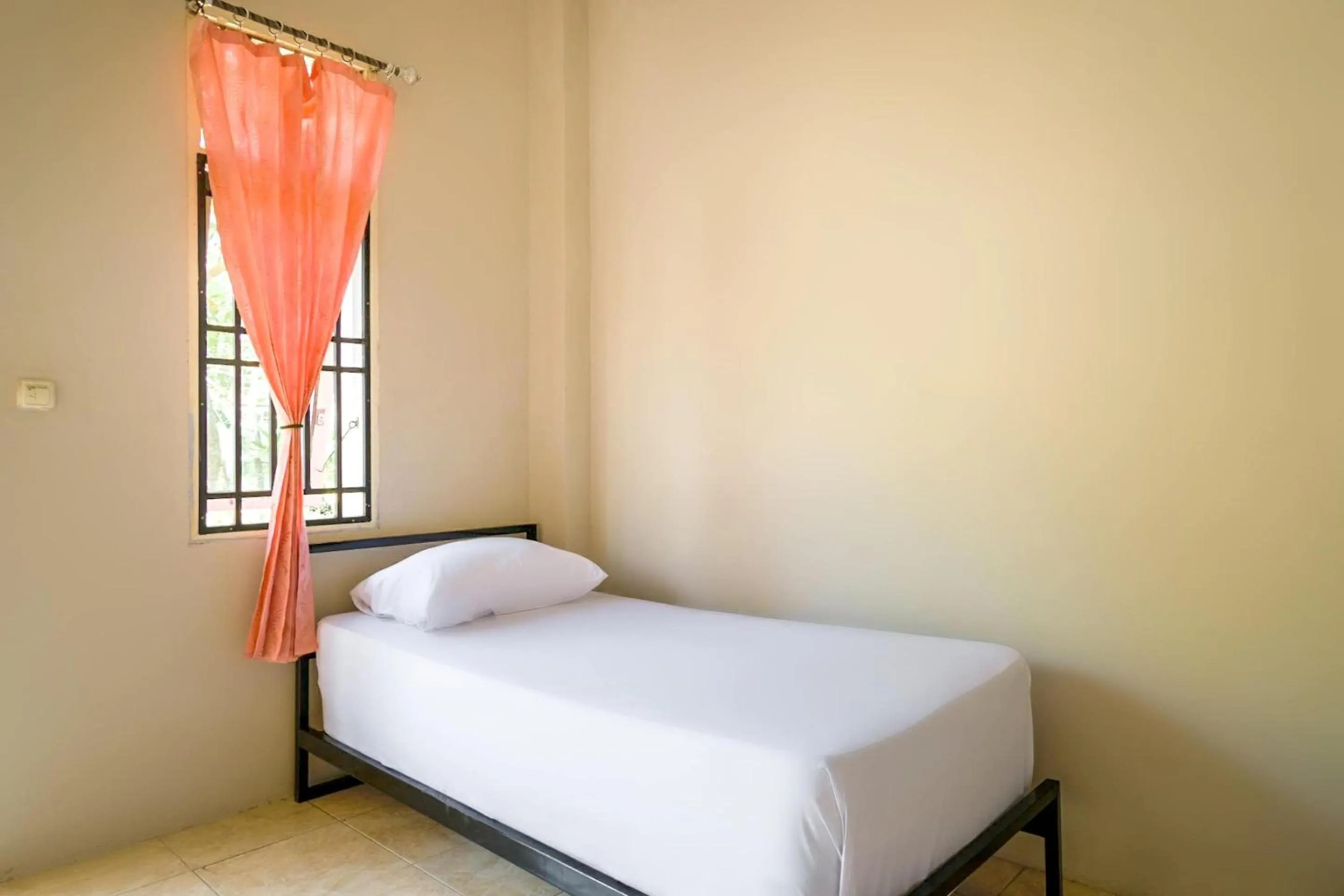 Bedroom, Bed in OYO Life 2745 Nabeza House