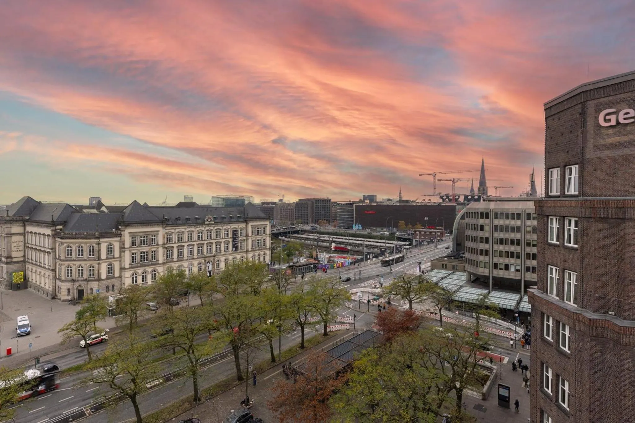 Property building in Garner Hotel Hamburg - Graf Moltke by IHG