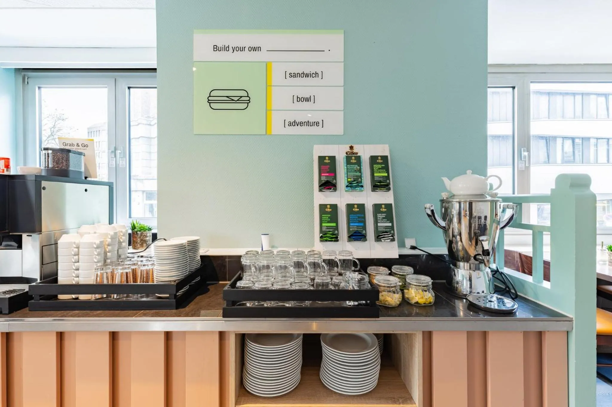 Restaurant/places to eat in Garner Hotel Hamburg - Graf Moltke by IHG