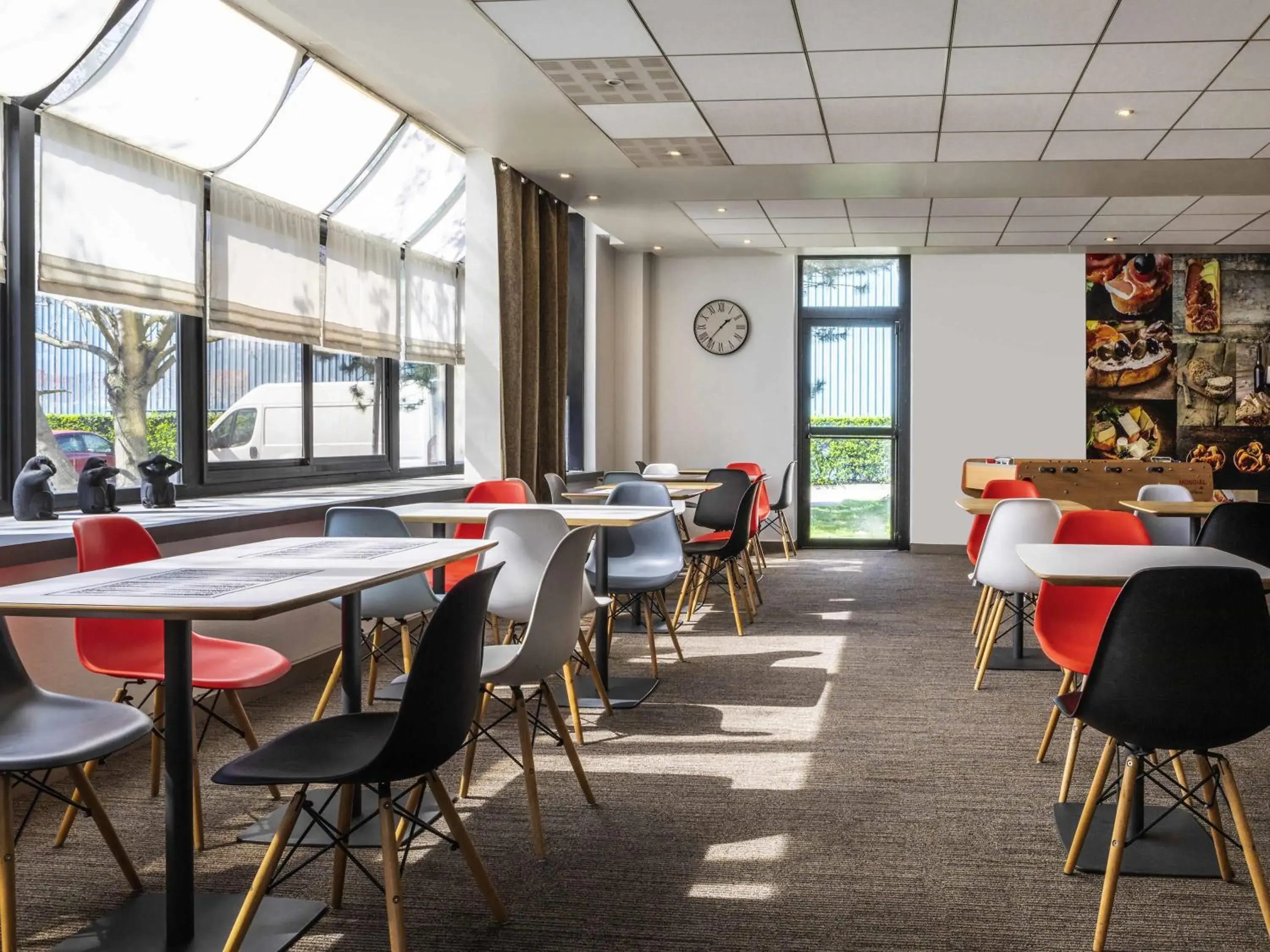 Lounge or bar in ibis Paris Creteil Lounge or bar in ibis Paris Creteil