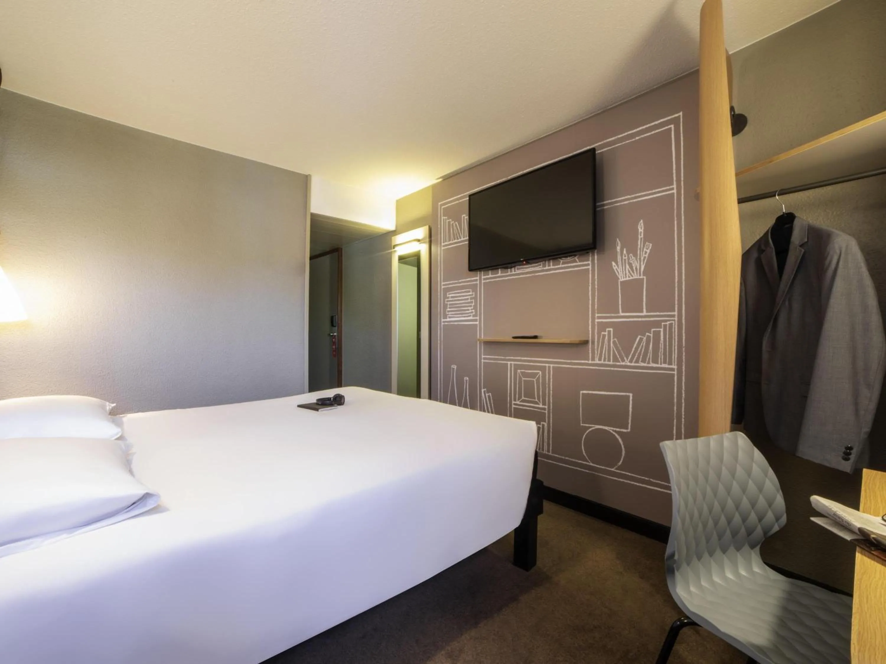 Bedroom, Bed in ibis Paris Creteil