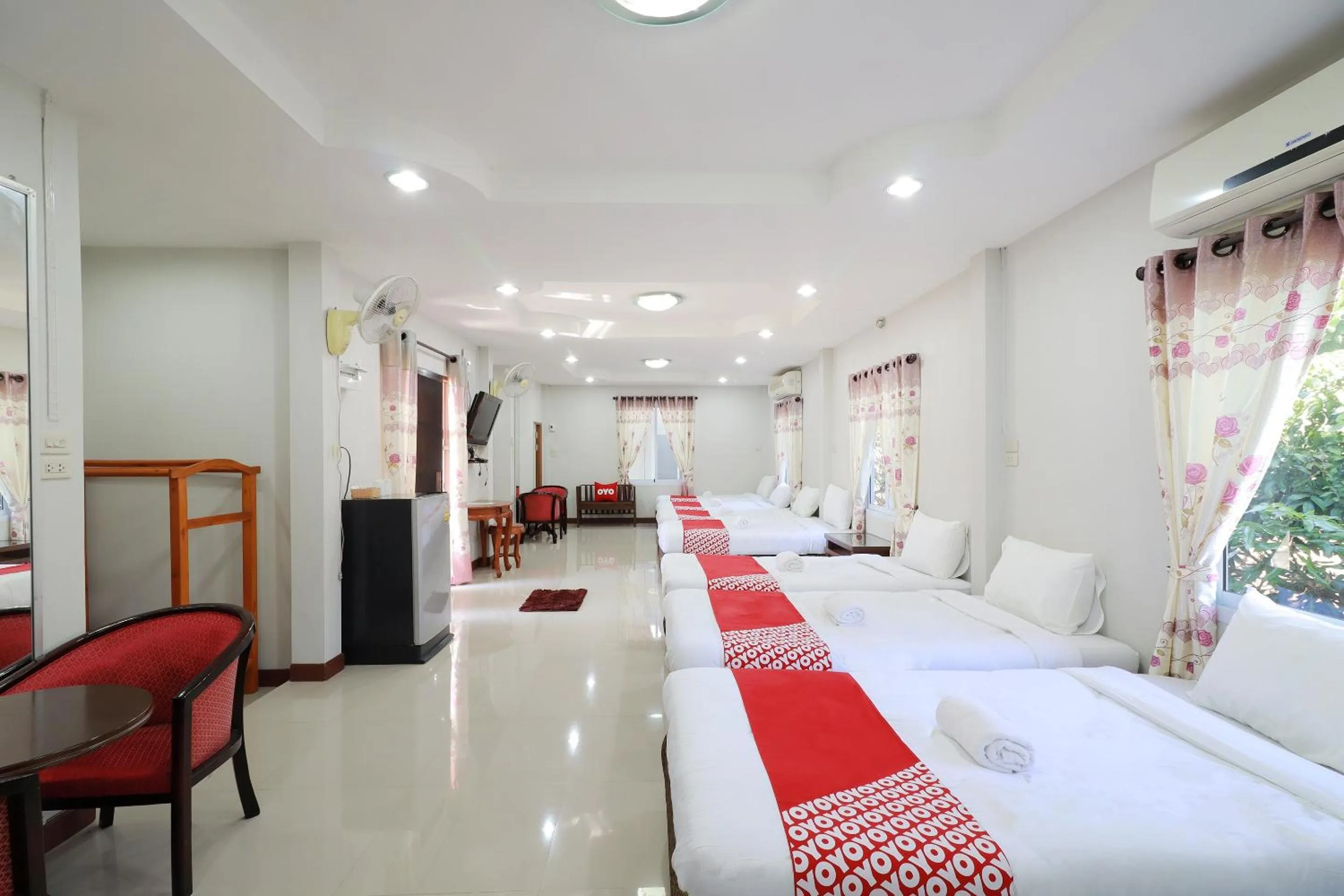 Bedroom, Bed in OYO 553 Kongsup Resort