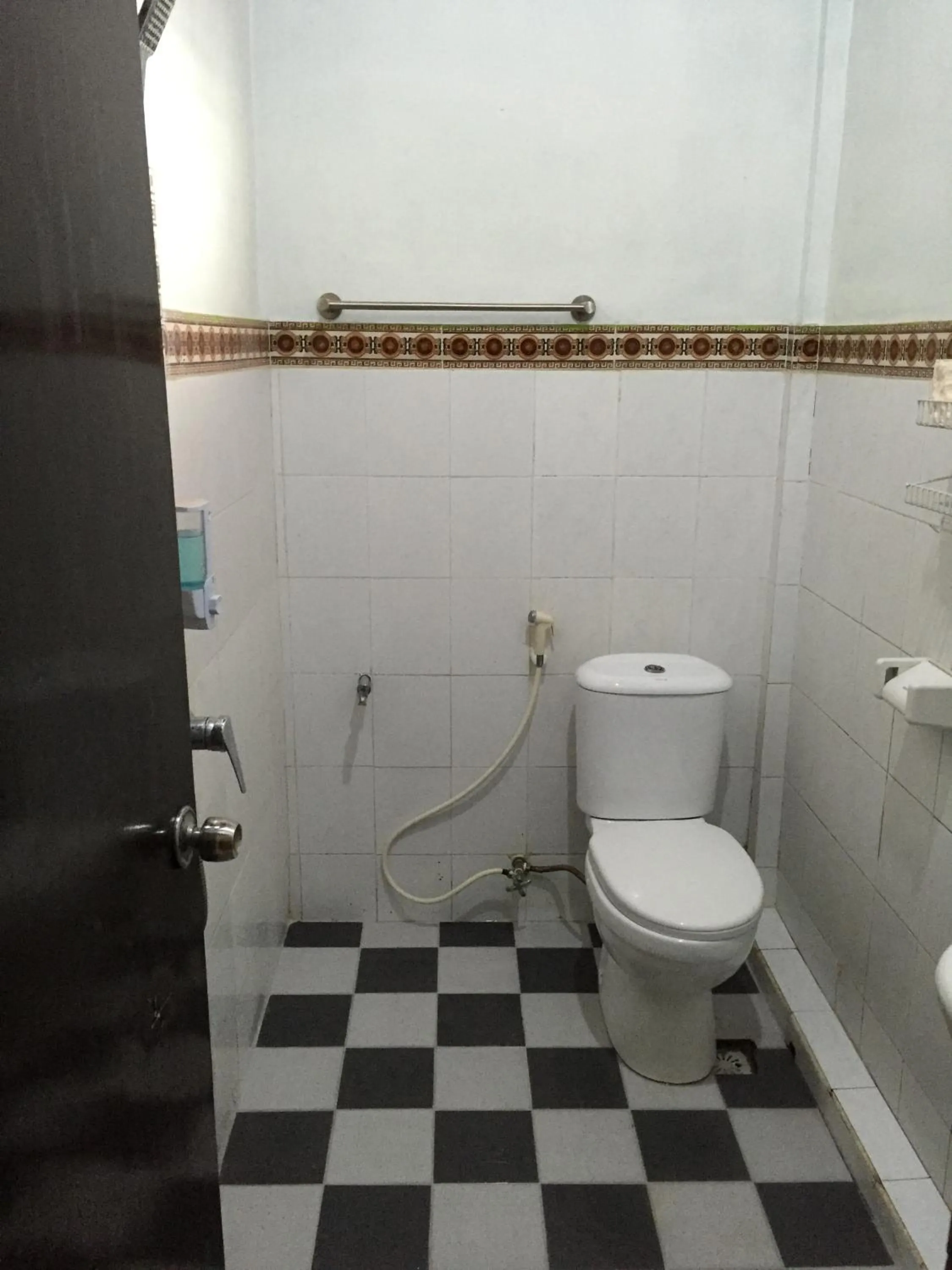 Toilet in Pondok DenAyu Homestay