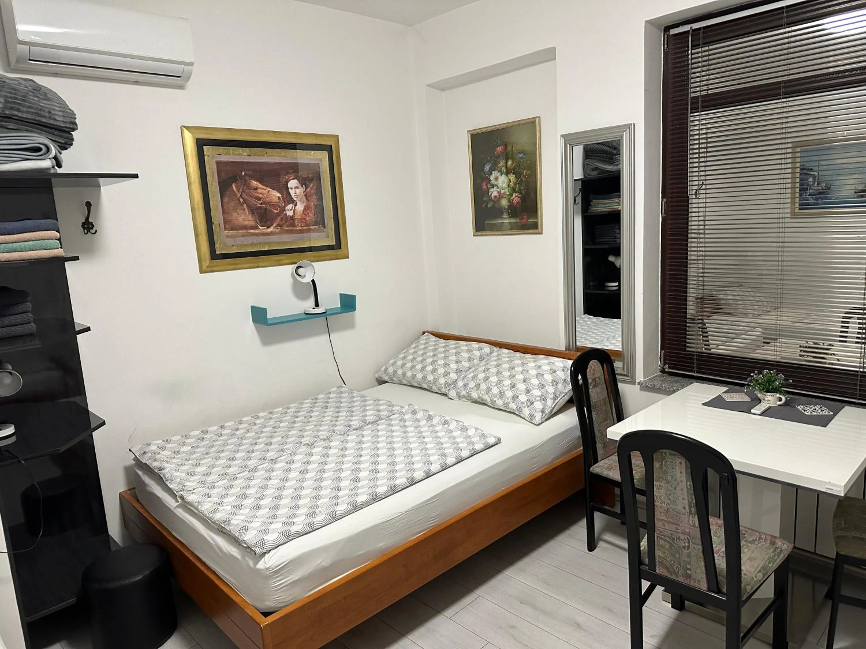 Economy Quadruple Room with Shared Bathroom - single occupancy in Leptir