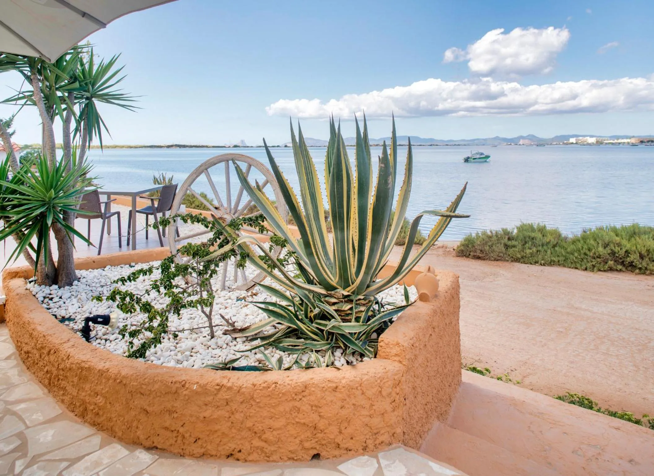 Patio in Hotel Lago Dorado