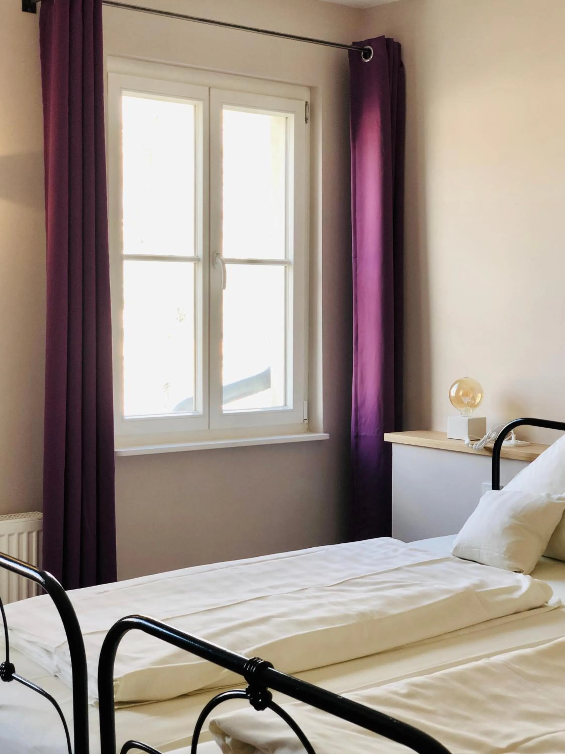 Photo of the whole room, Bed in Hotel Alexander