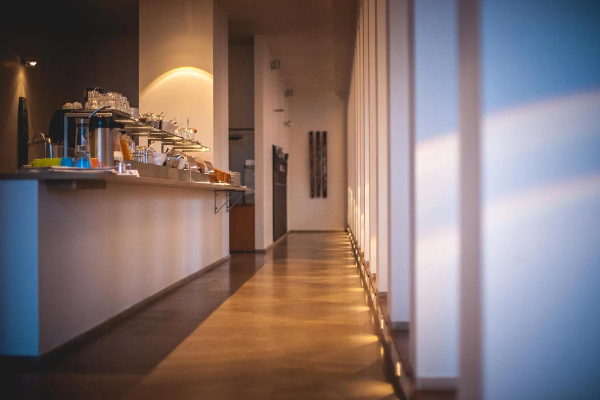 Restaurant/places to eat in Hotel Alexander