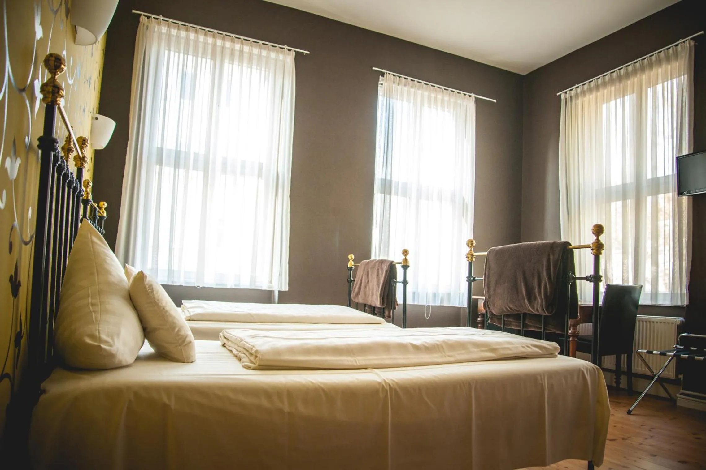 Bed in Hotel Alexander